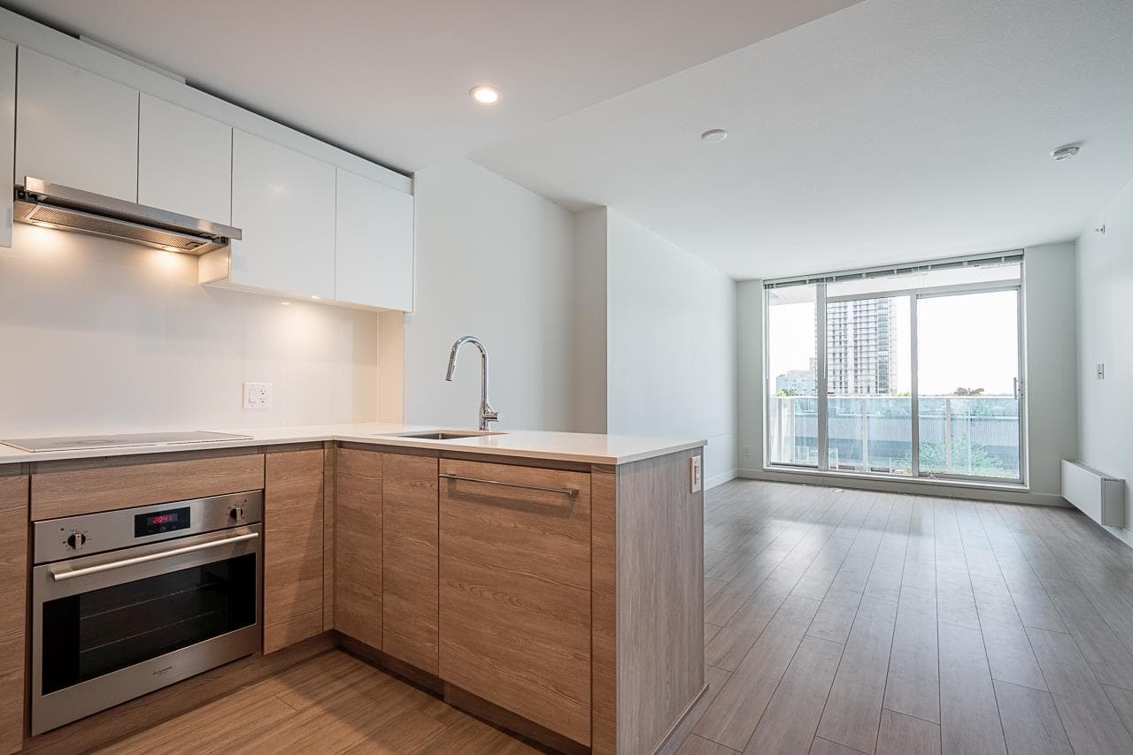 302 - 13615 Fraser Highway, Surrey, V3T 0P7 — photo 3