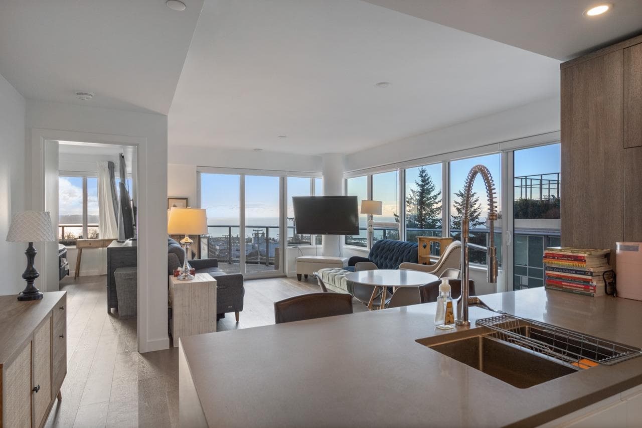 408 - 1441 Johnston Road, White Rock, V4B 3Z4 — photo 3