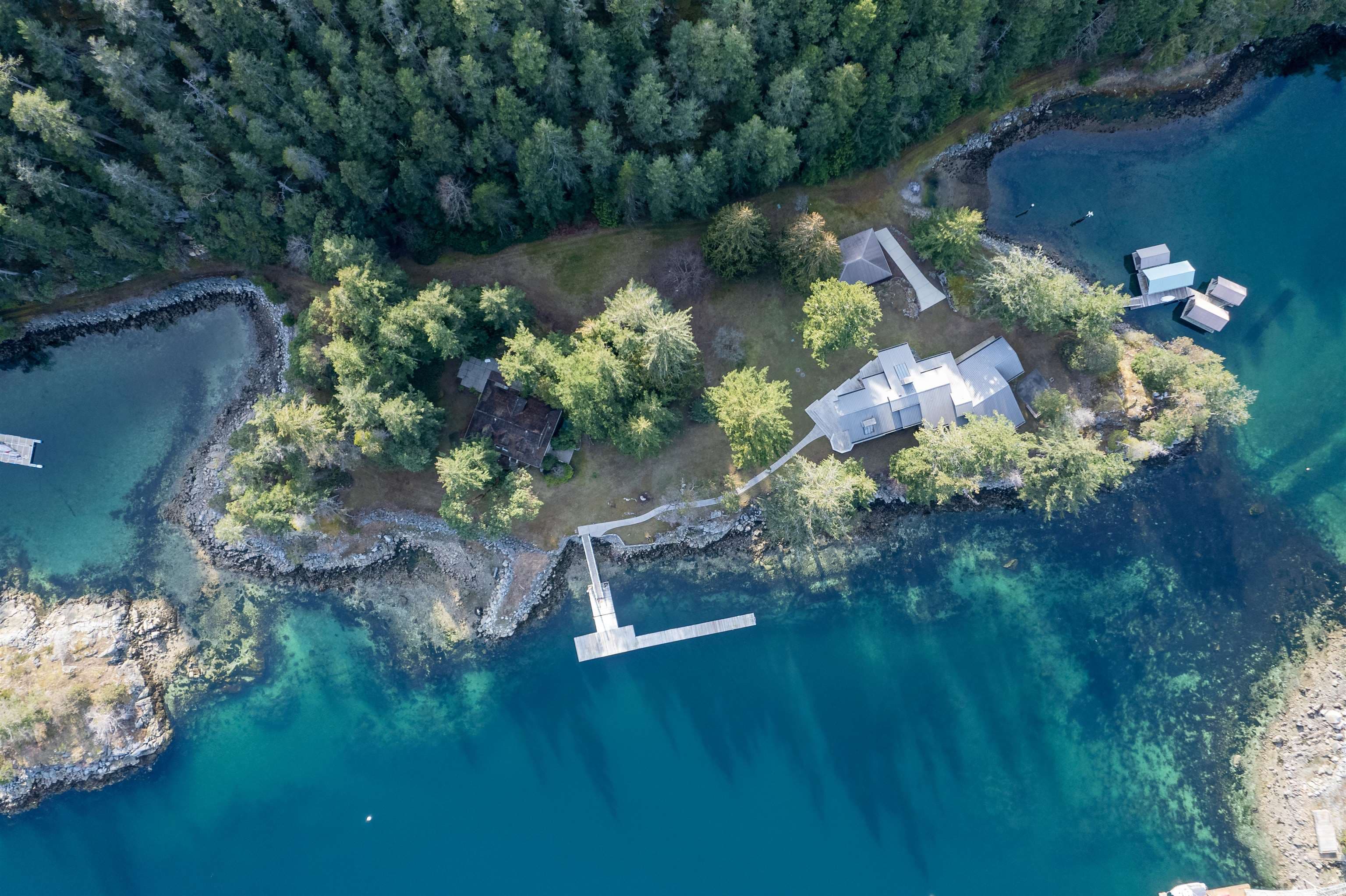 B Turnagain Island, Halfmoon Bay, V7Z 1B7 — photo 4