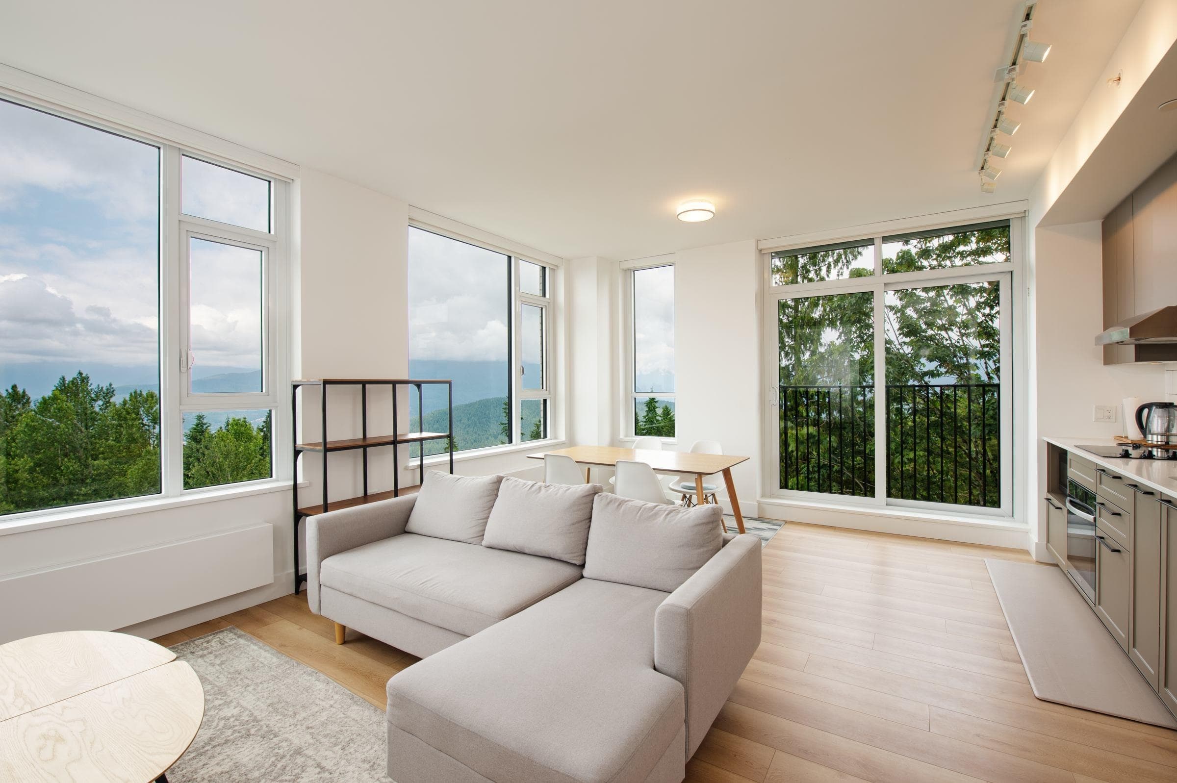 704 - 8750 University Crescent, Burnaby, V5A 0G9 — photo 2