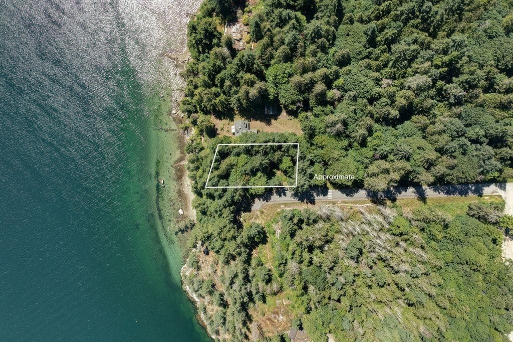 6051 Kingfisher Avenue, Sechelt, V7Z 0R1 — photo 2
