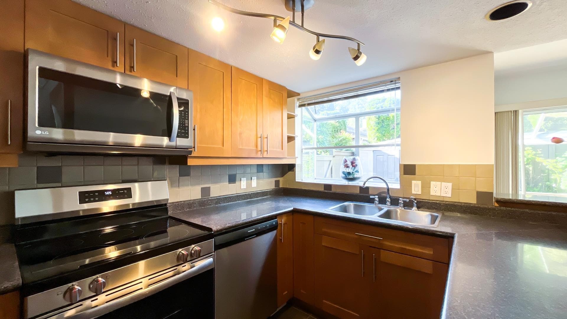 2994 Mt Seymour Parkway, North Vancouver, V7H 1E9 — photo 4