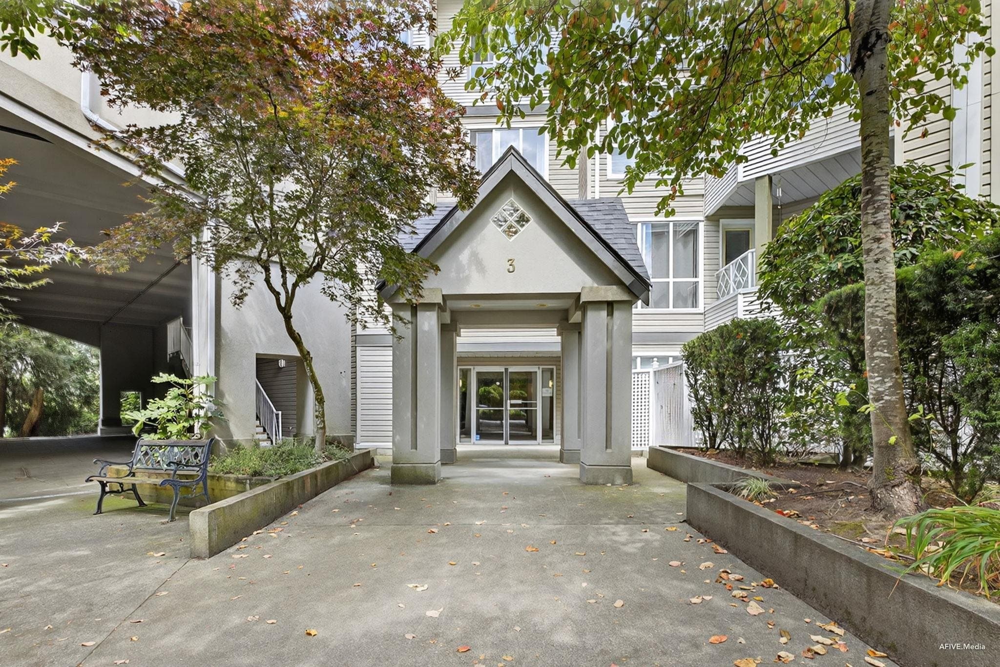 329 - 9979 140 Street, Surrey, V3T 5W2 — photo 3
