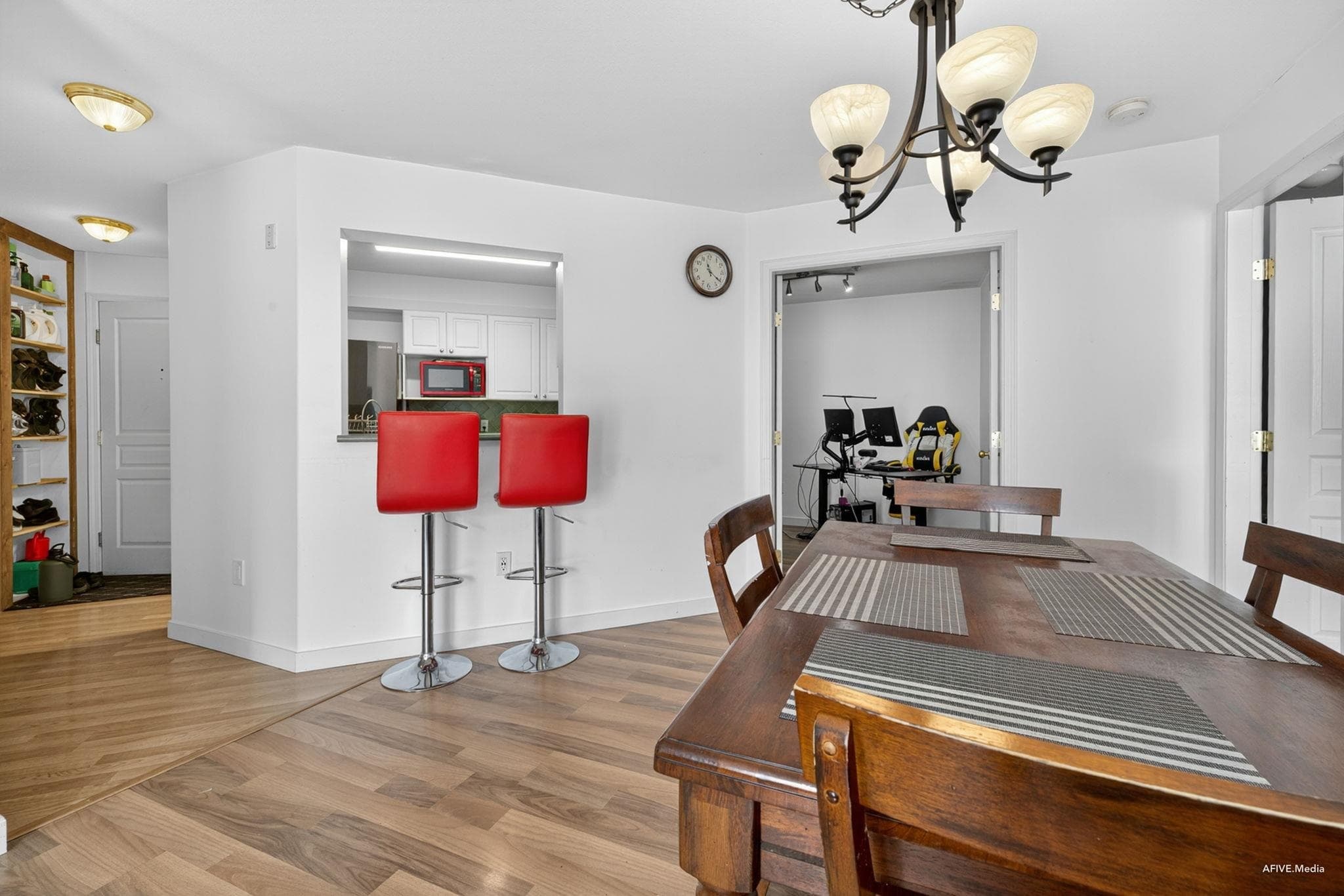 329 - 9979 140 Street, Surrey, V3T 5W2 — photo 5