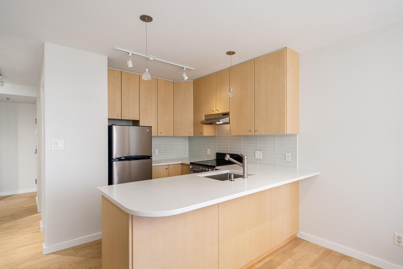 705 - 819 Hamilton Street, Vancouver, V6B 6M2 — photo 5