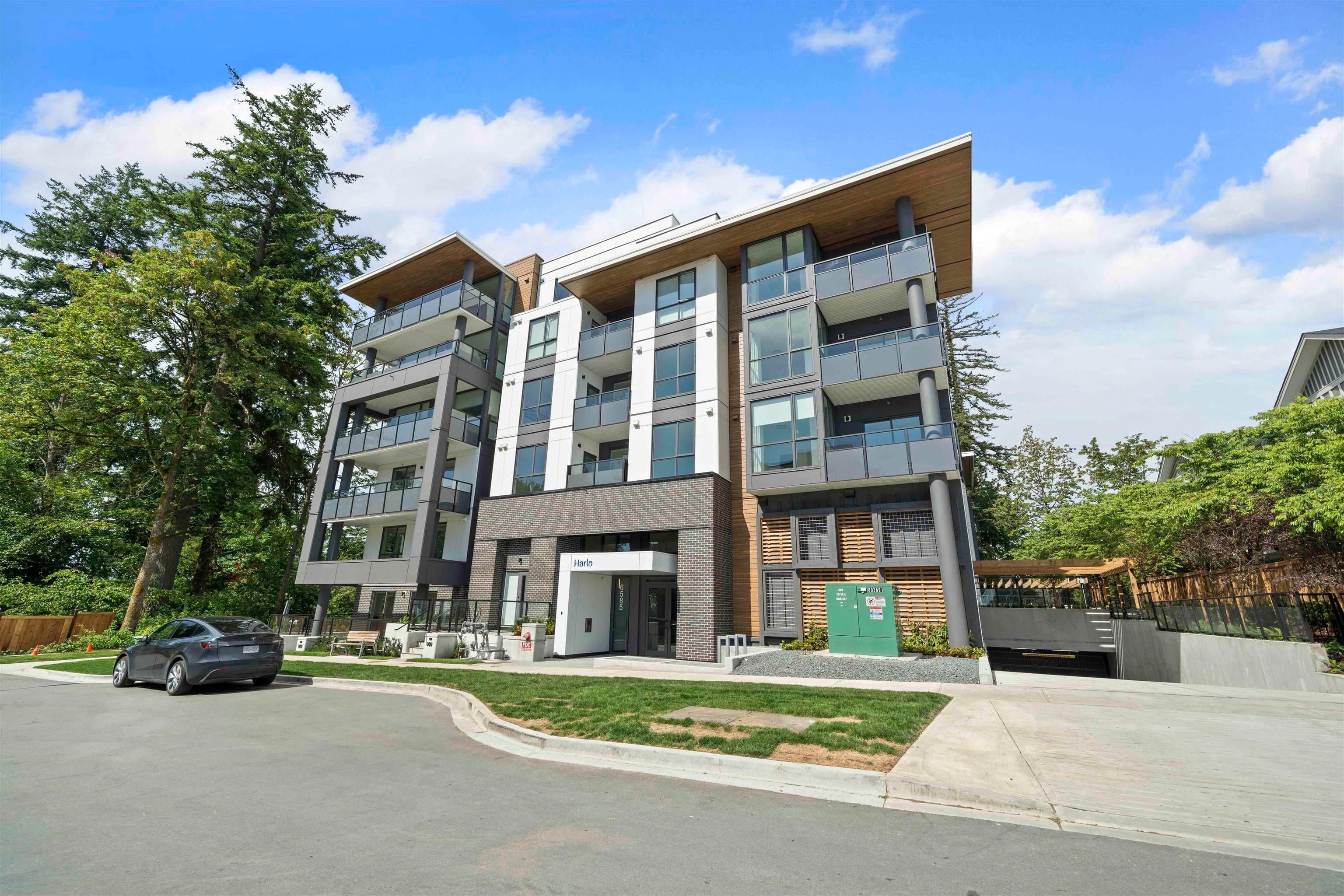 105 - 6585 195a Street, Surrey