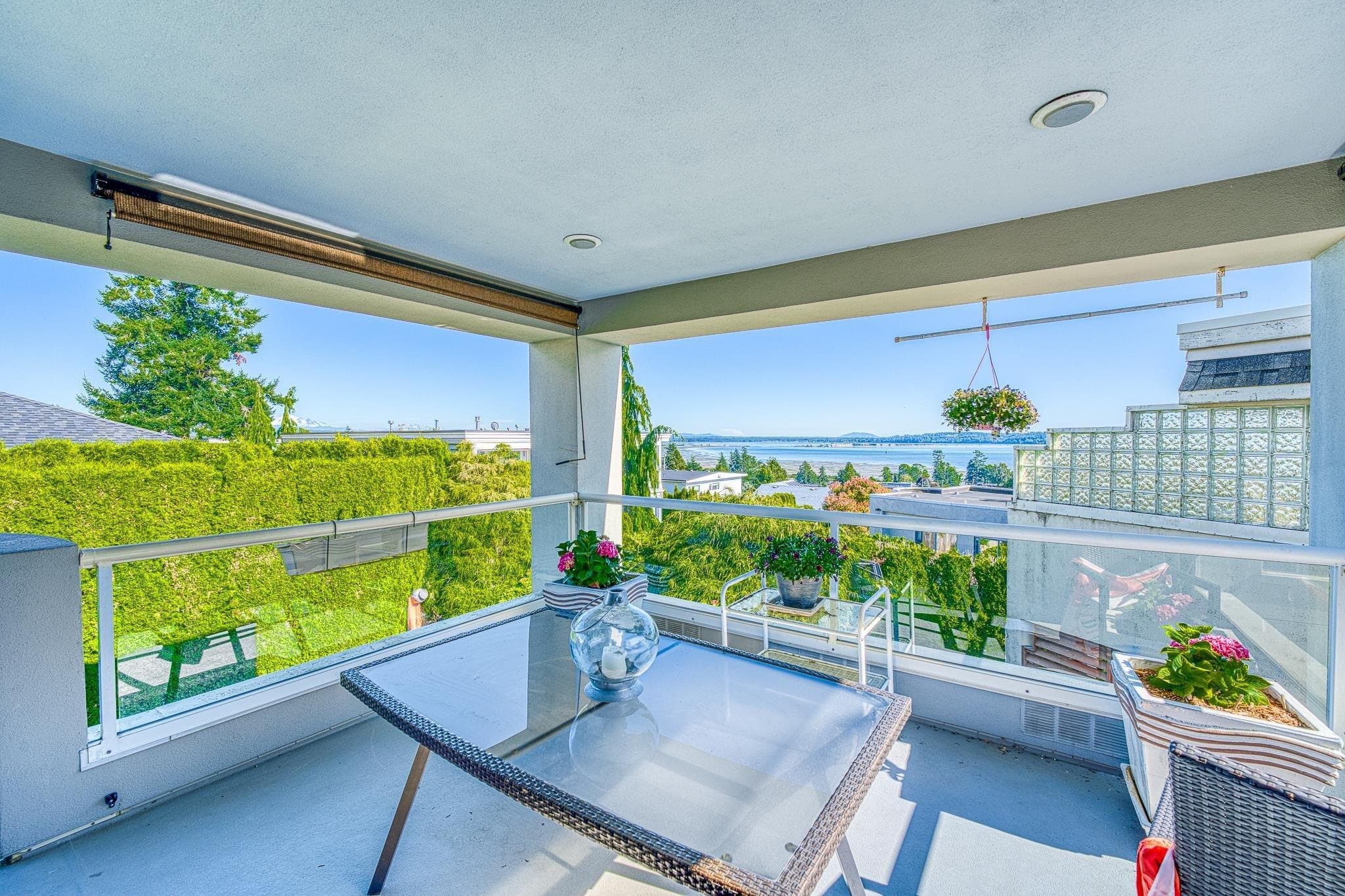 15662 Semiahmoo Avenue, White Rock