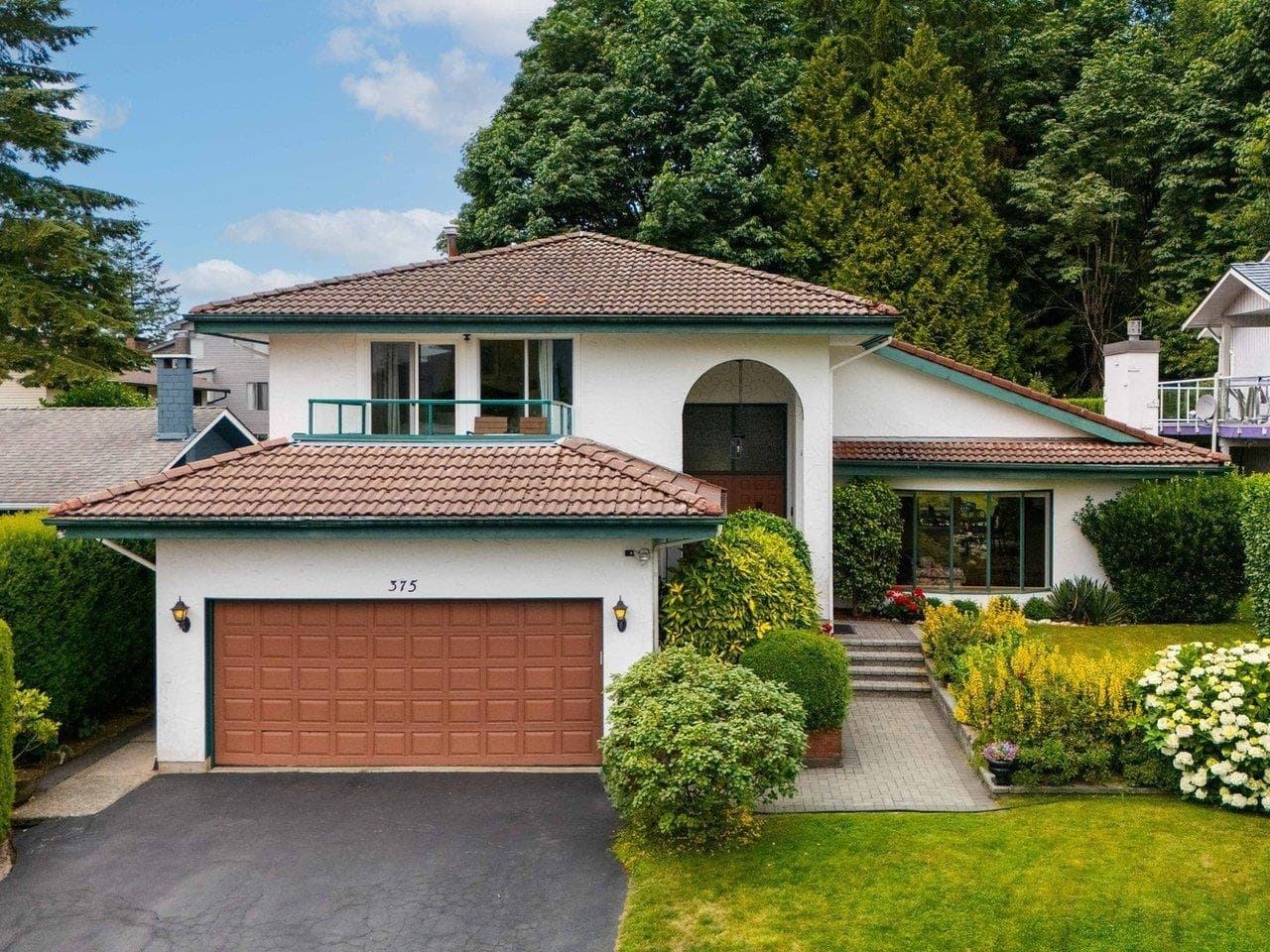 375 Fairway Drive, North Vancouver, V7G 1L4 — photo 2
