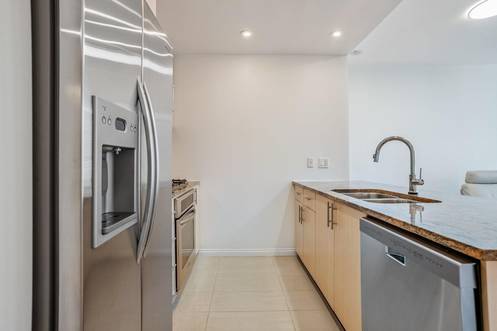 807 - 1211 Melville Street, Vancouver, V6E 0A7 — photo 4
