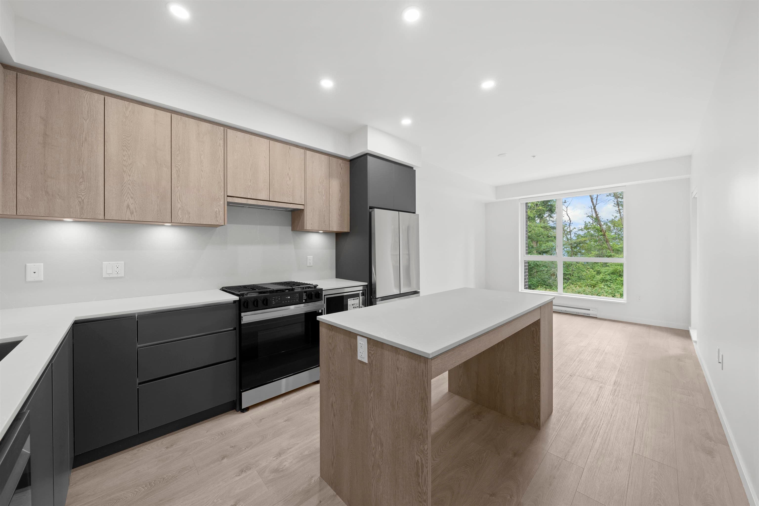 206 - 6585 195a Street, Surrey, V4N 6Y9 — photo 2