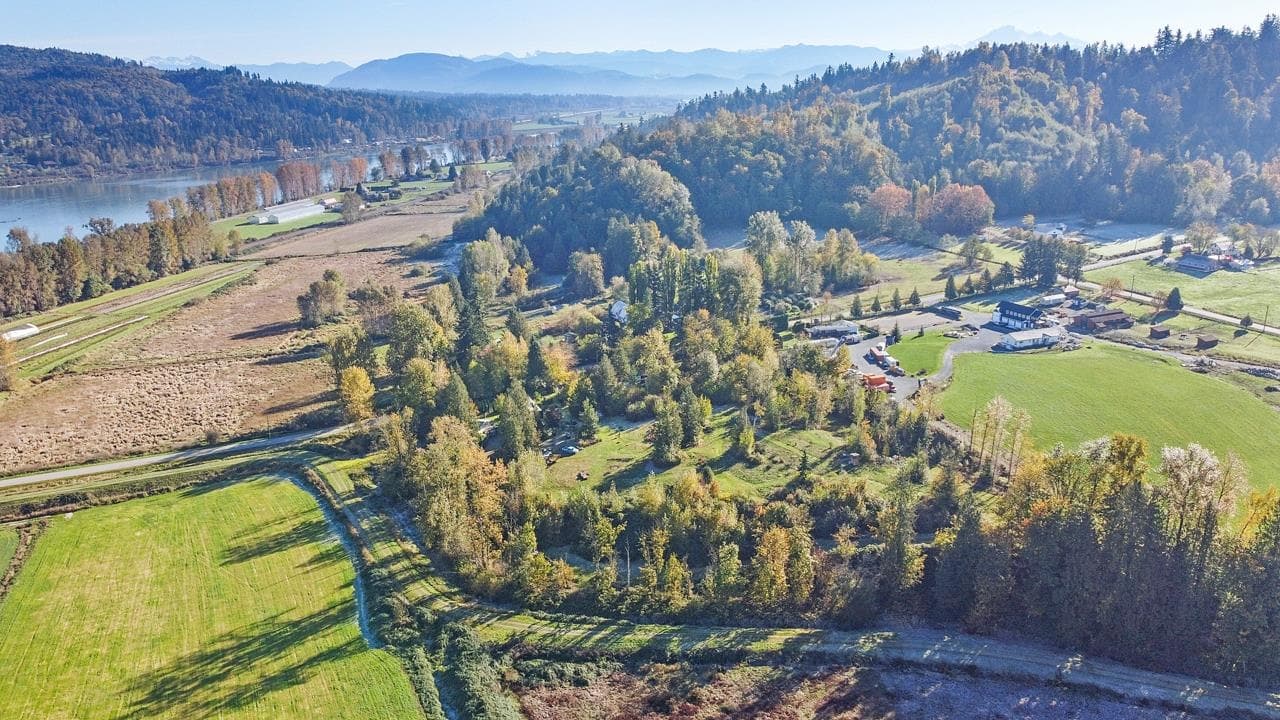 8561 Bradner Road, Abbotsford, V4X 2H5 — photo 5