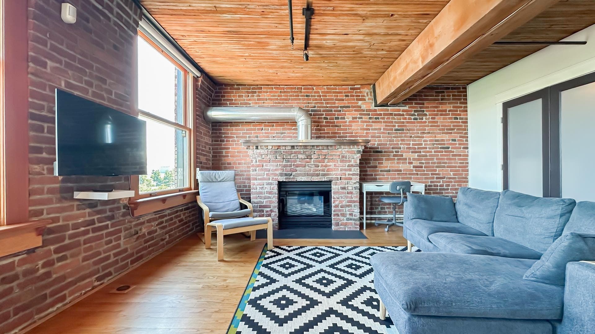 702 - 41 Alexander Street, Vancouver, V6A 1B2 — photo 5