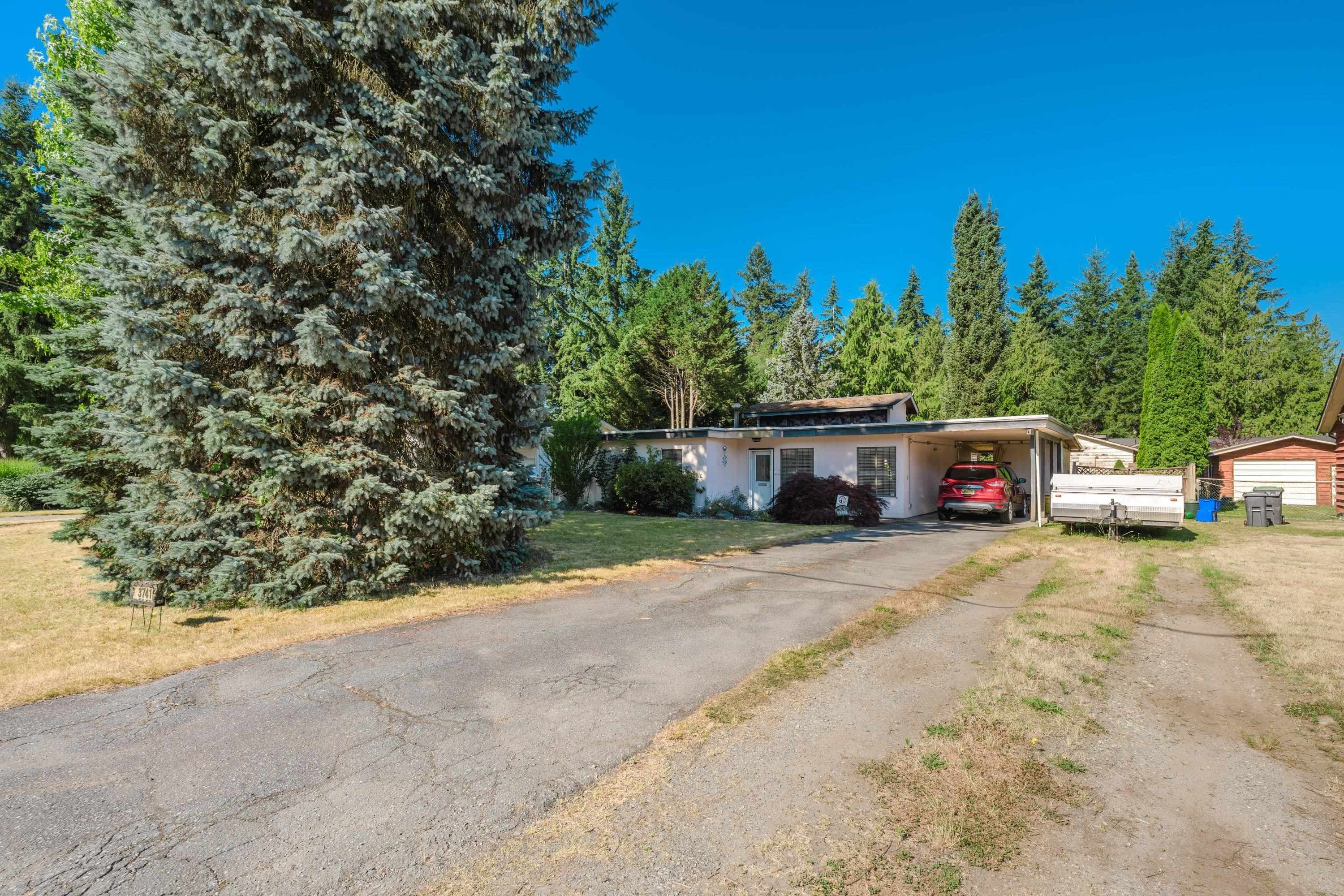 3741 207b Street, Langley, V3A 2G2 — photo 3