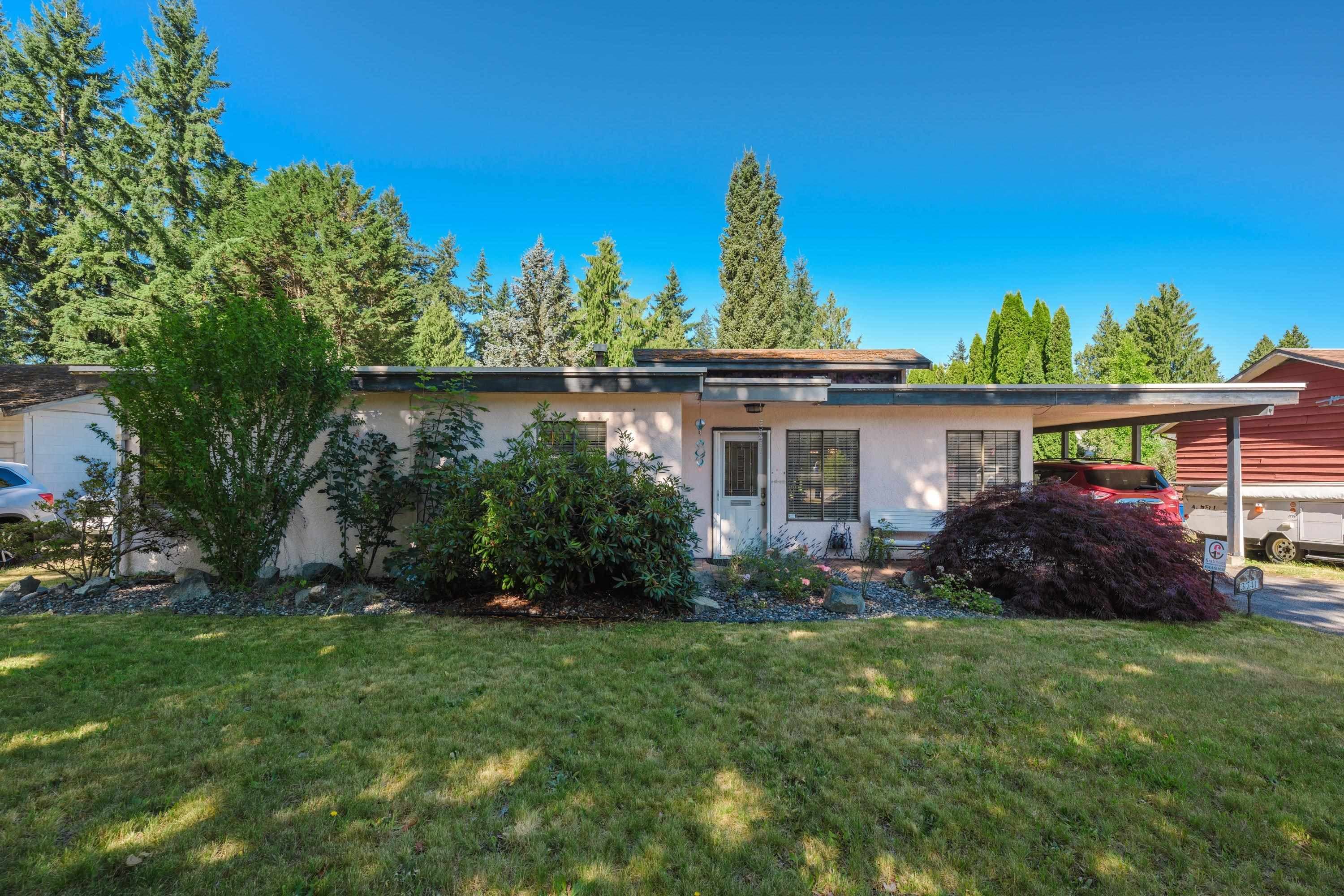 3741 207b Street, Langley, V3A 2G2 — photo 1