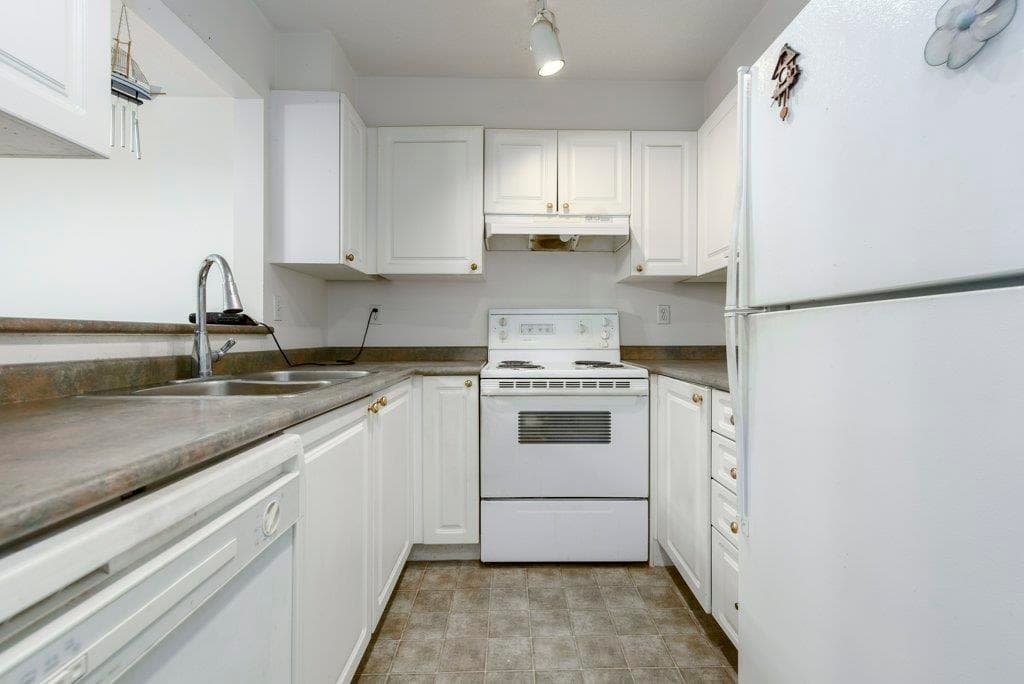 310 - 9979 140 Street, Surrey, V3R 5W2 — photo 3