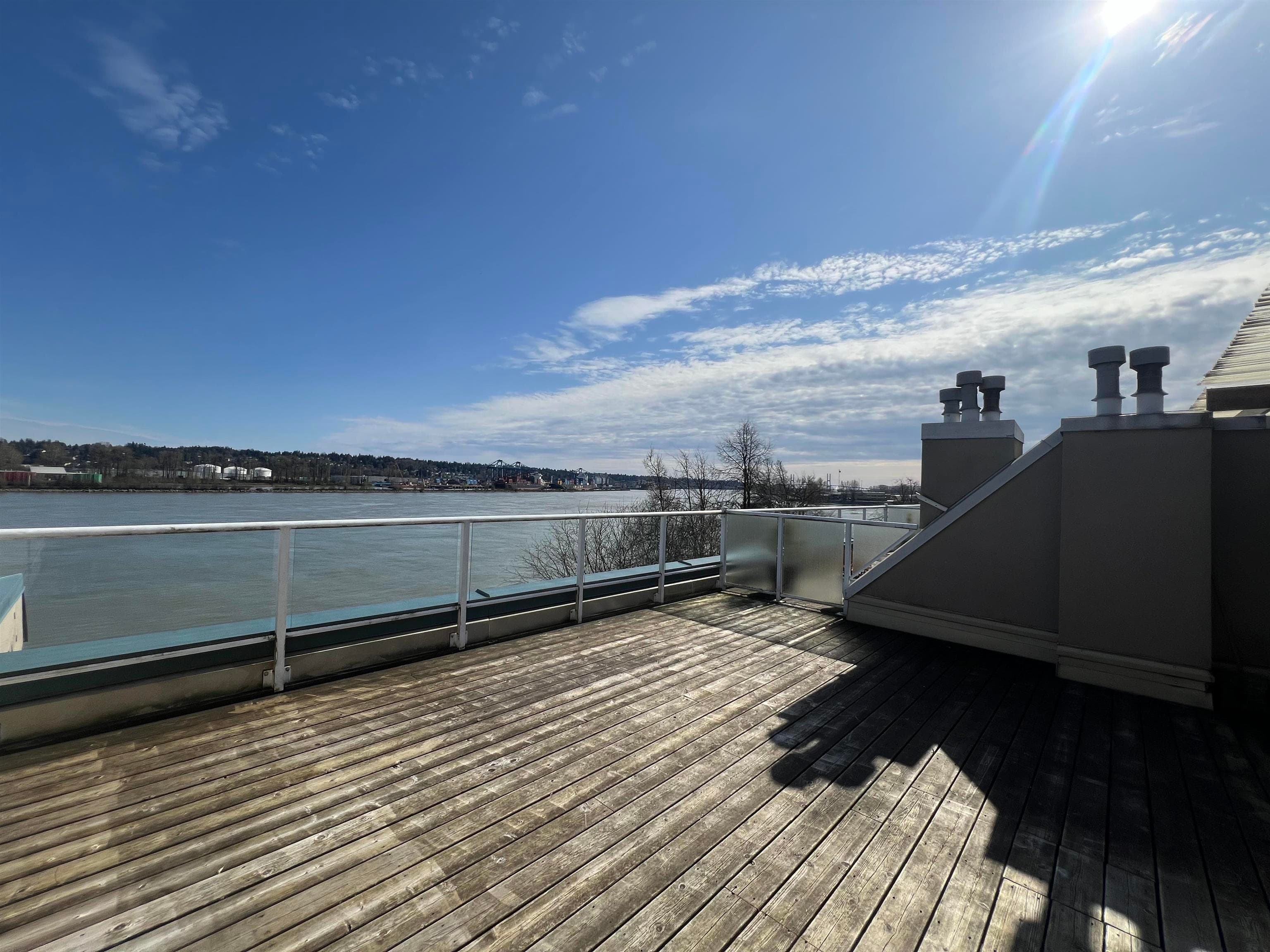404 - 3 K De K Court, New Westminster