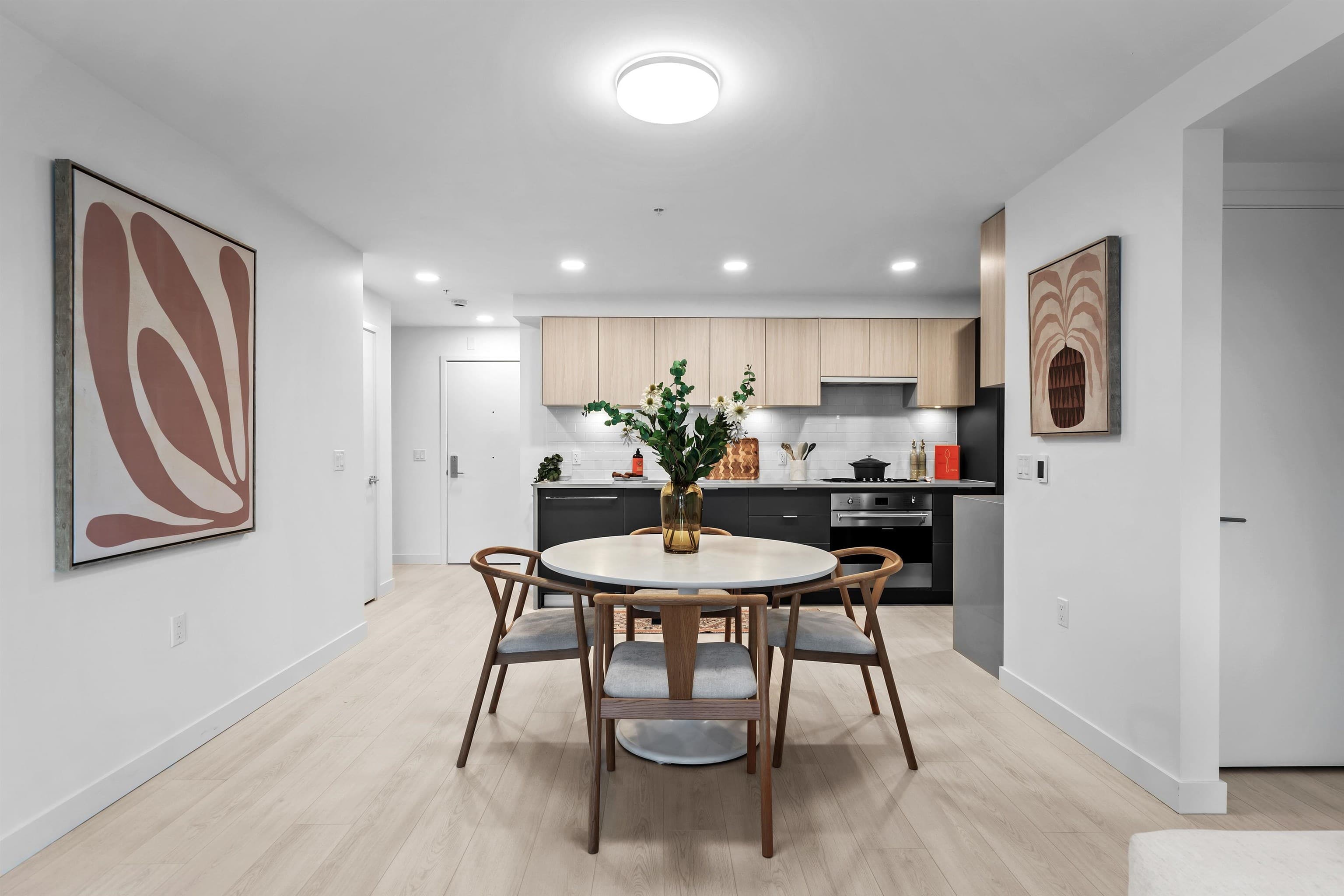 203 - 2419 Grant Street, Vancouver, V0V 0V0 — photo 2