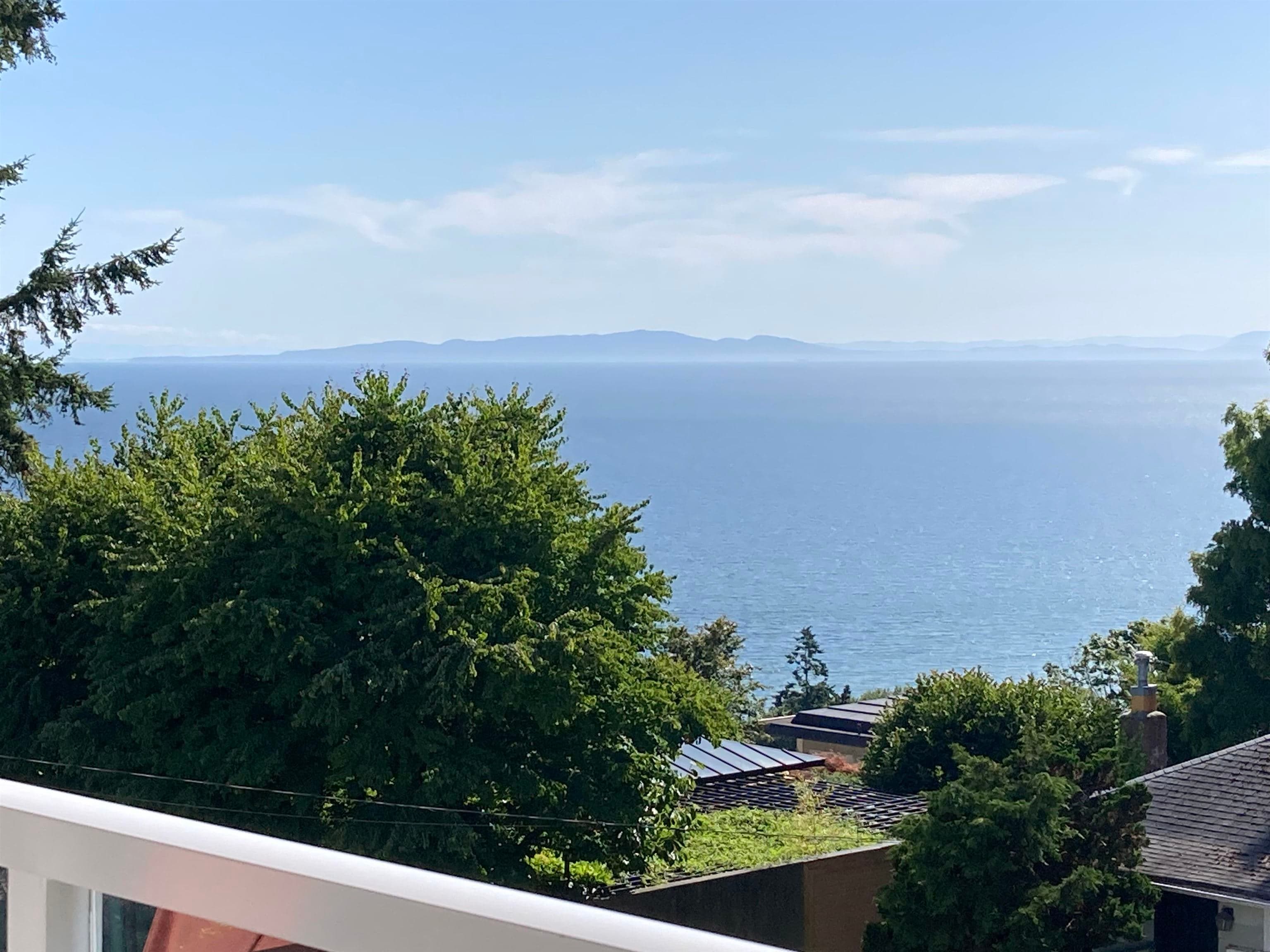 305 - 15010 Roper Avenue, White Rock