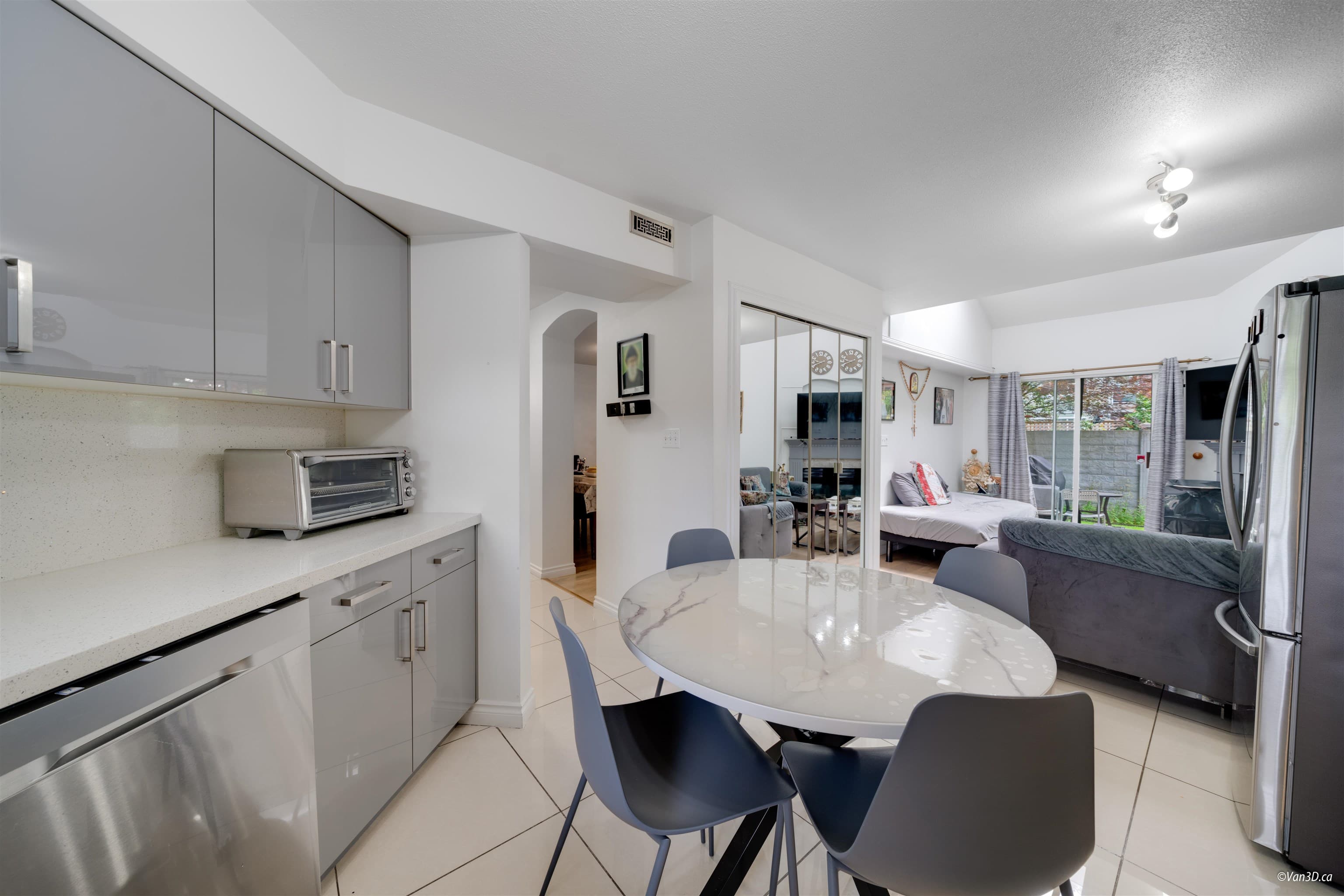 32 - 10238 155a Street, Surrey, V3R 0V8 — photo 3