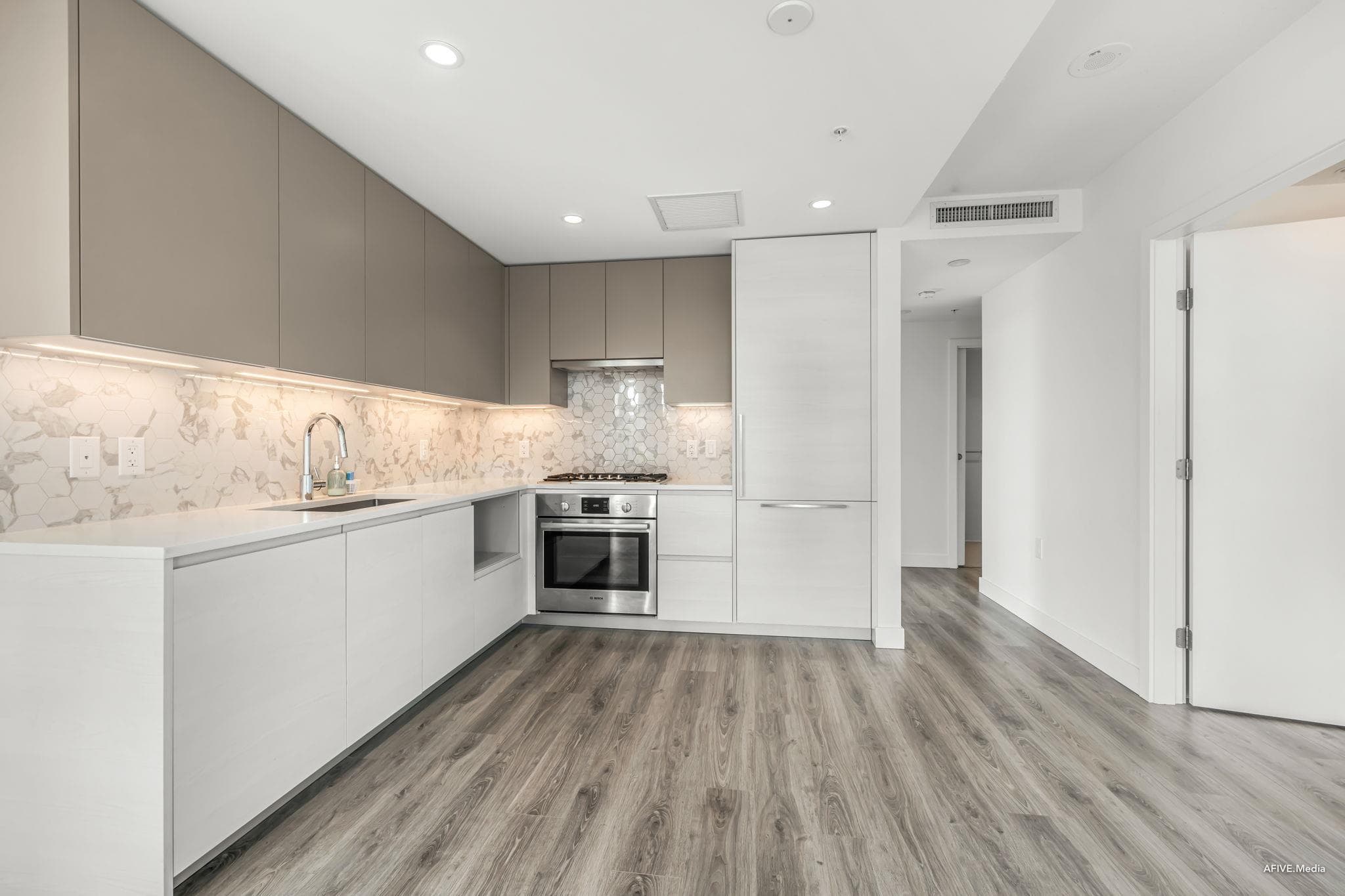 406 - 8181 Chester Street, Vancouver, V5X 0J9 — photo 2