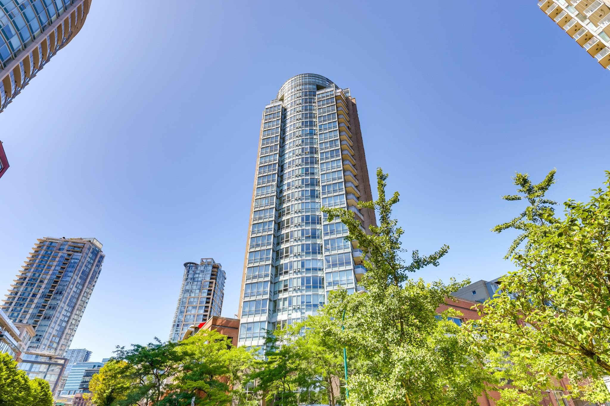 TH6 - 63 Keefer Place, Vancouver, V6B 6N6 — photo 1