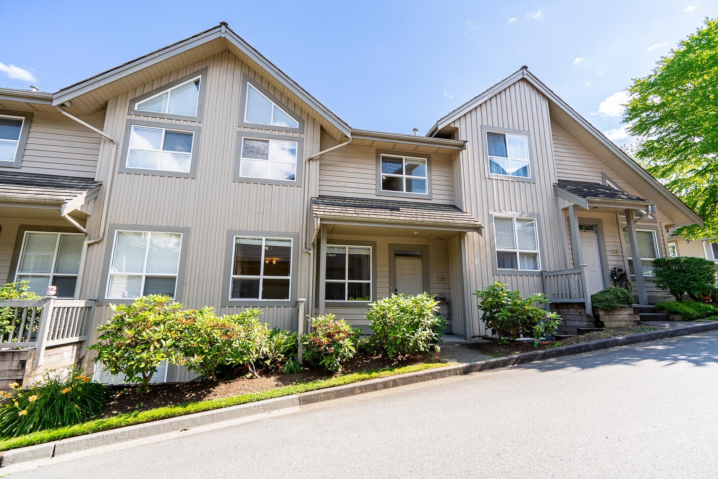 209 - 1465 Parkway Boulevard, Coquitlam
