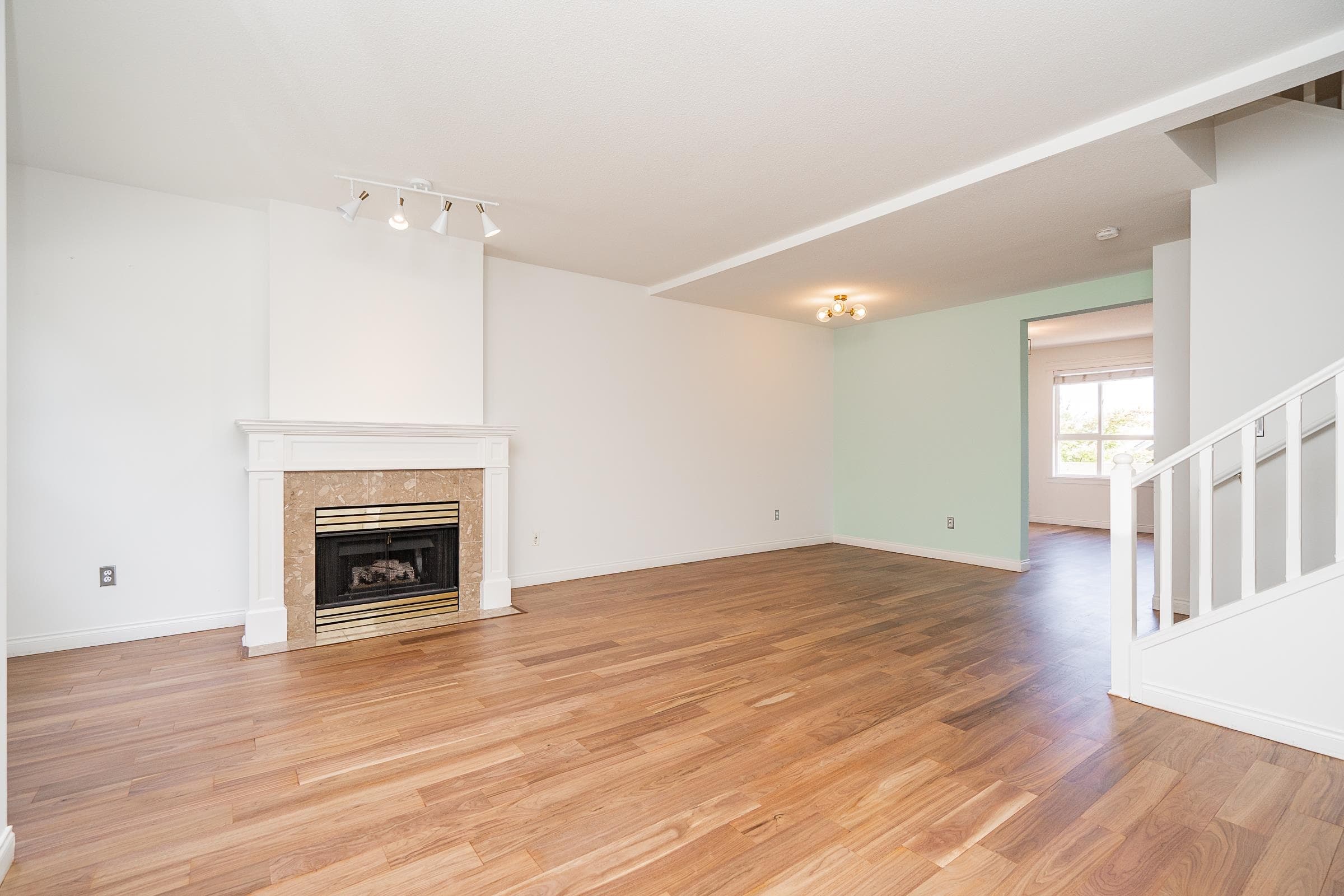 209 - 1465 Parkway Boulevard, Coquitlam, V3E 3E6 — photo 4