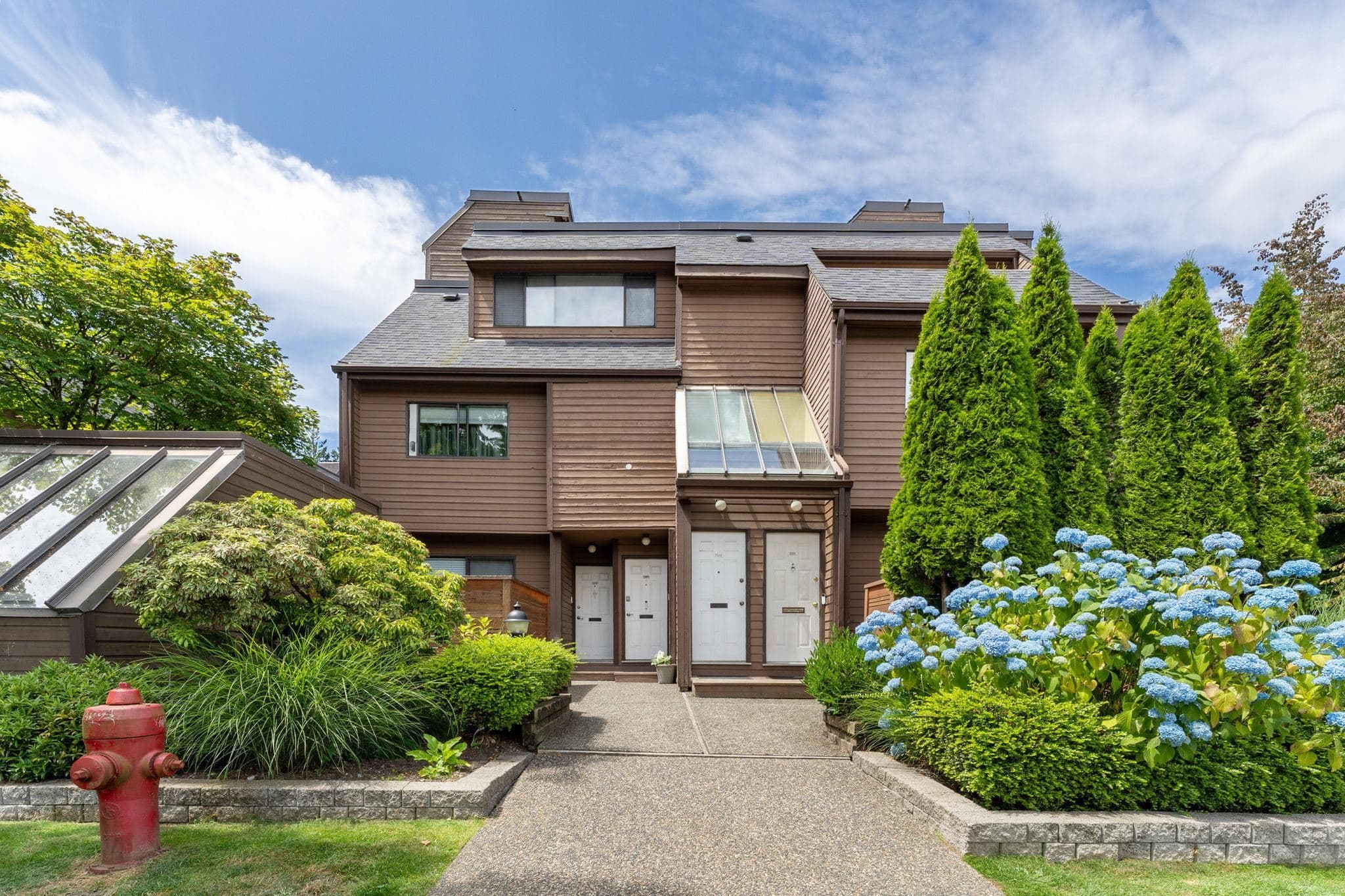 3349 Mountain Highway, North Vancouver, V7K 2H4 — photo 1