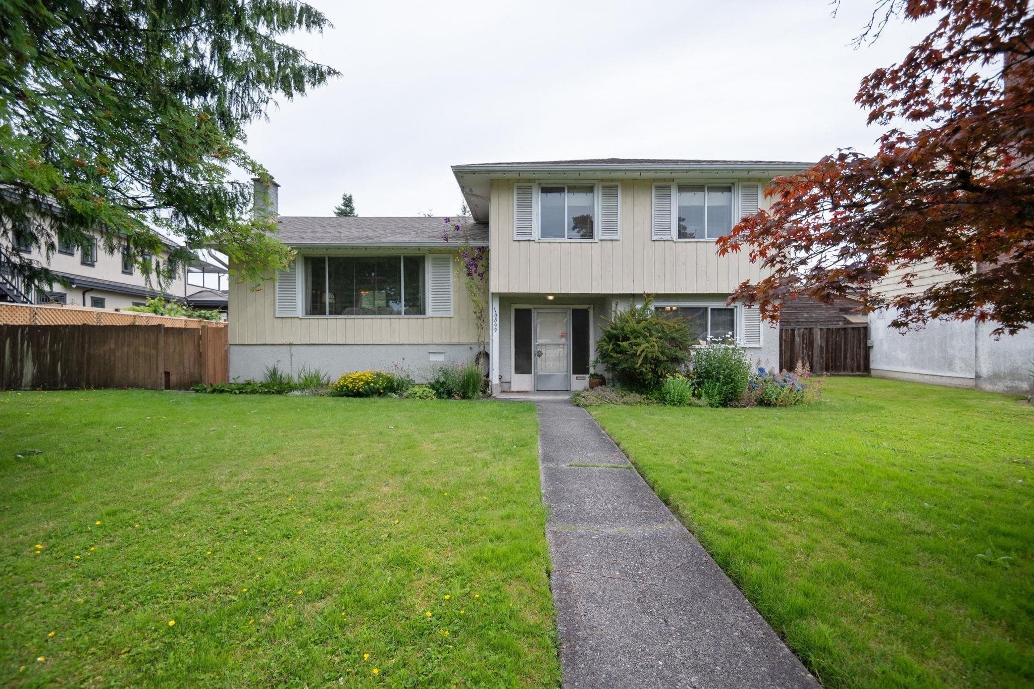 10699 Dennis Crescent, Richmond