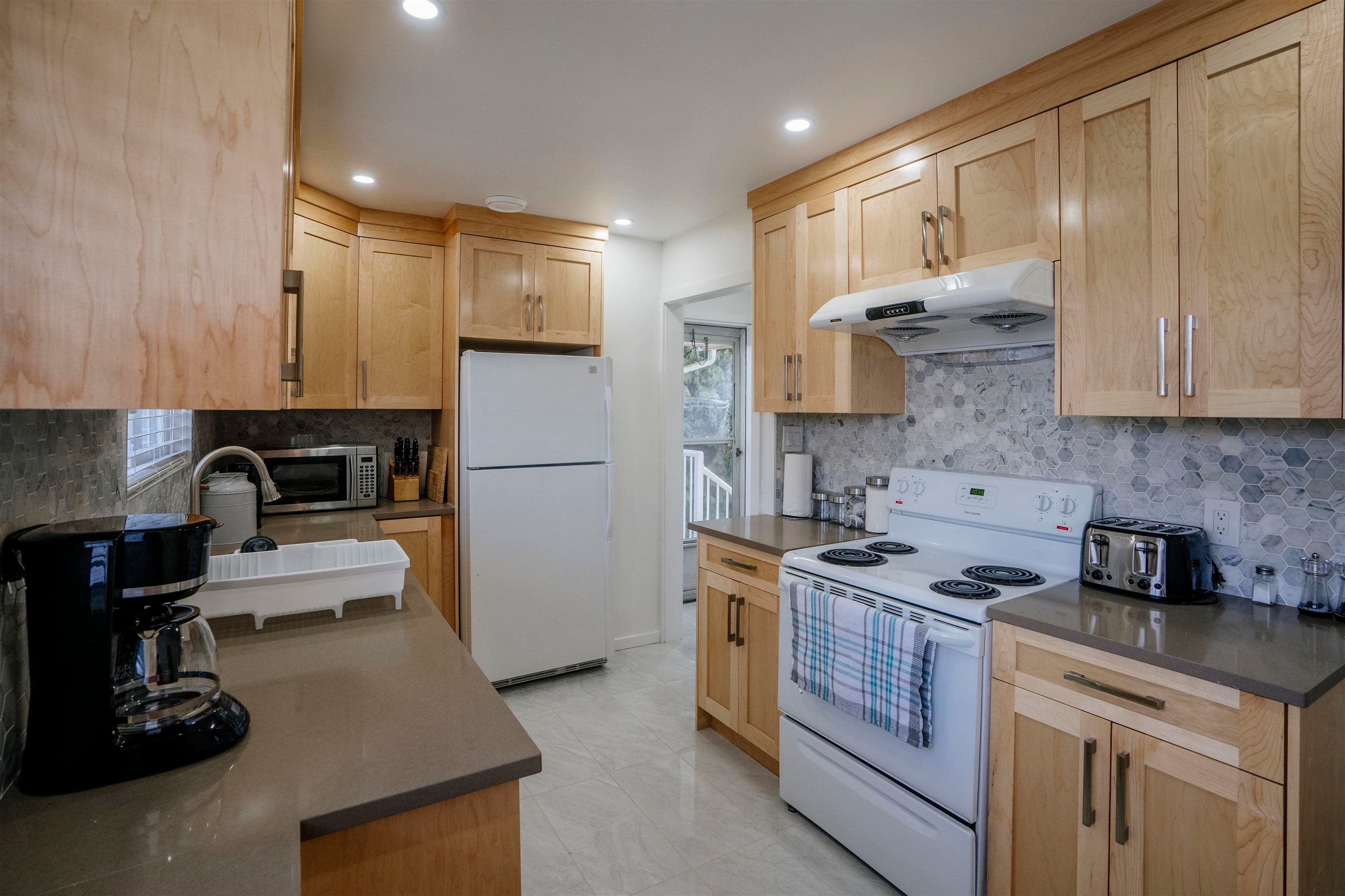 2813 St Johns Street, Port Moody, V3H 2B9 — photo 3