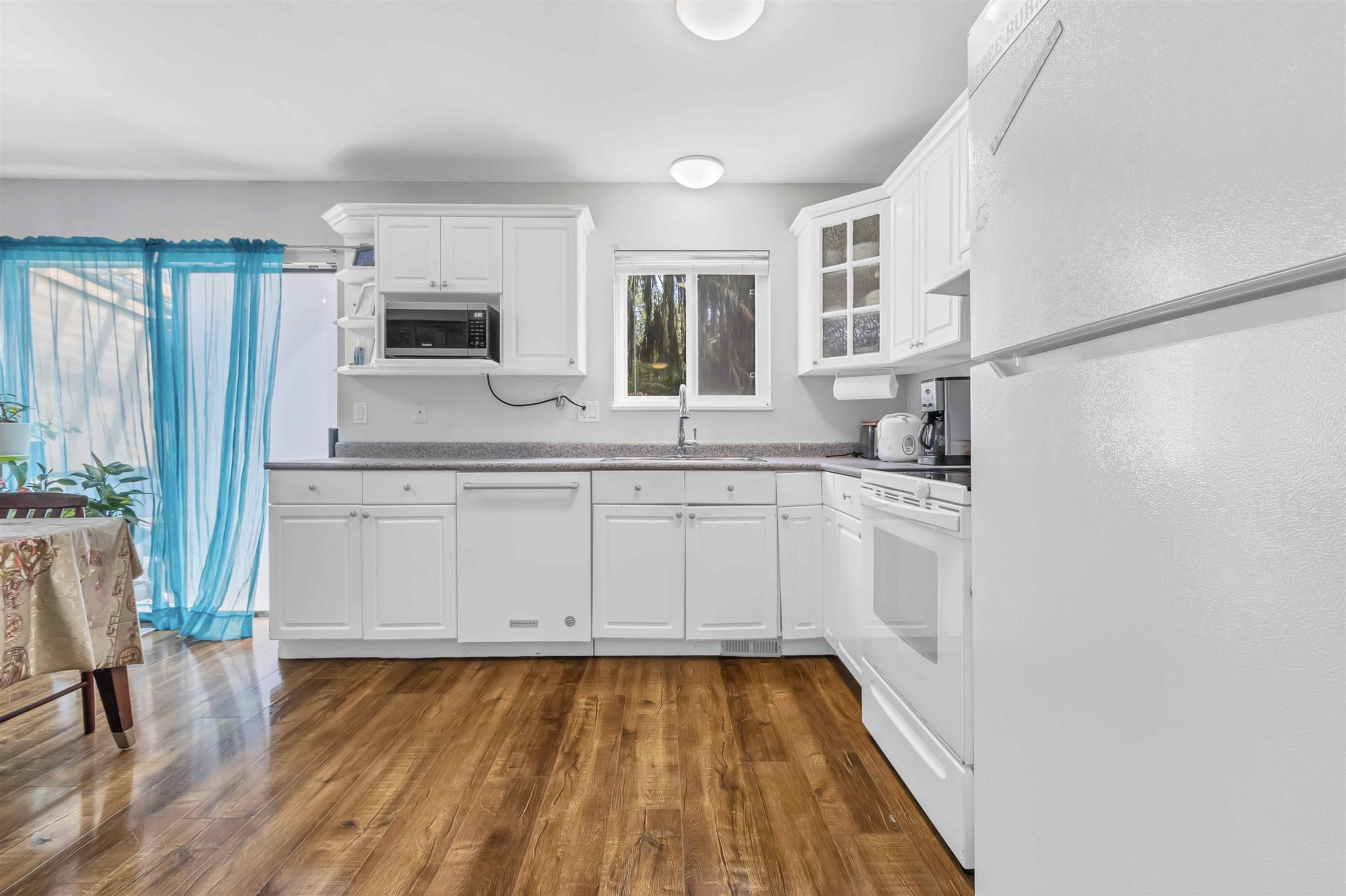 13304 100 Avenue, Surrey, V3T 1H5 — photo 2