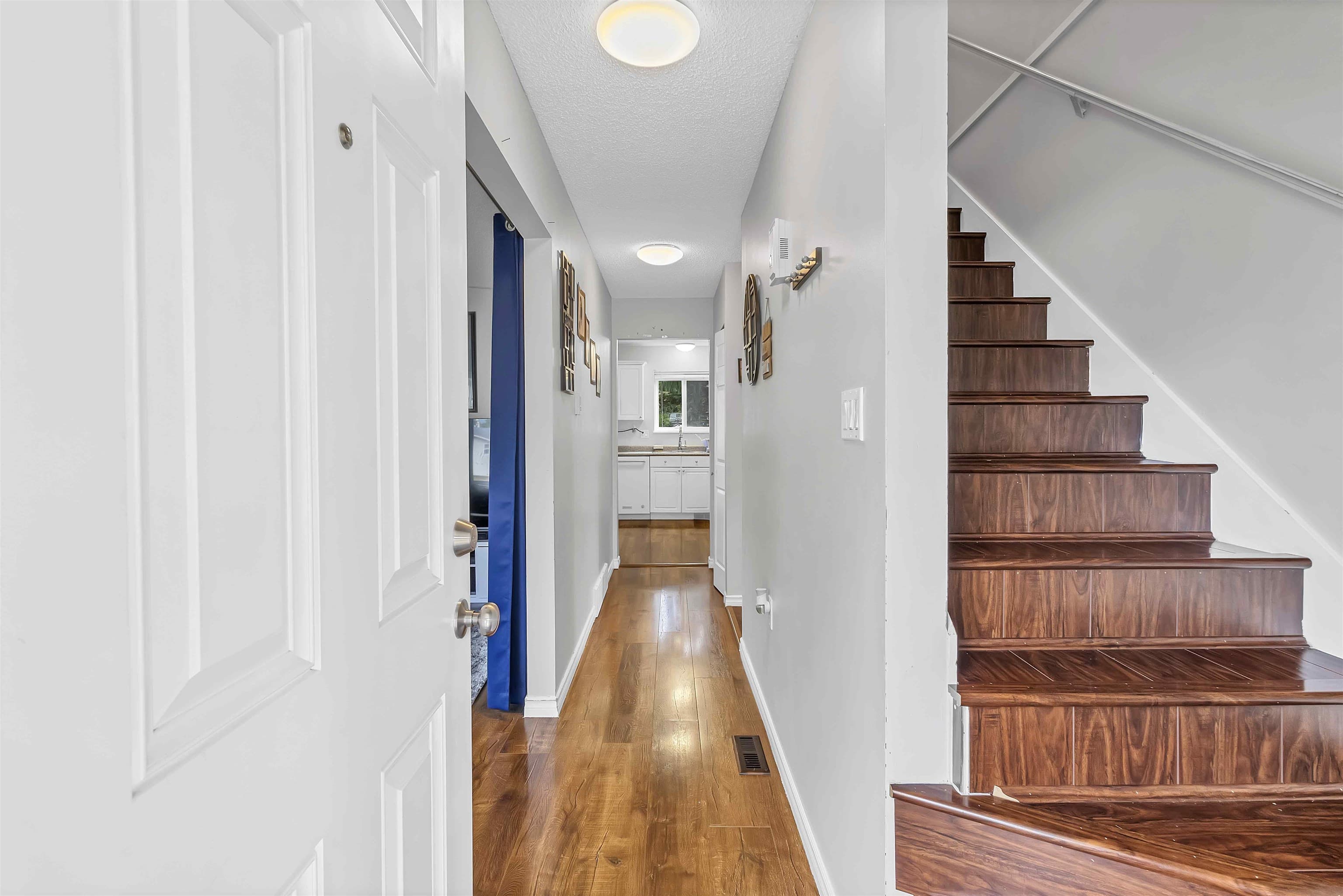 13304 100 Avenue, Surrey, V3T 1H5 — photo 4