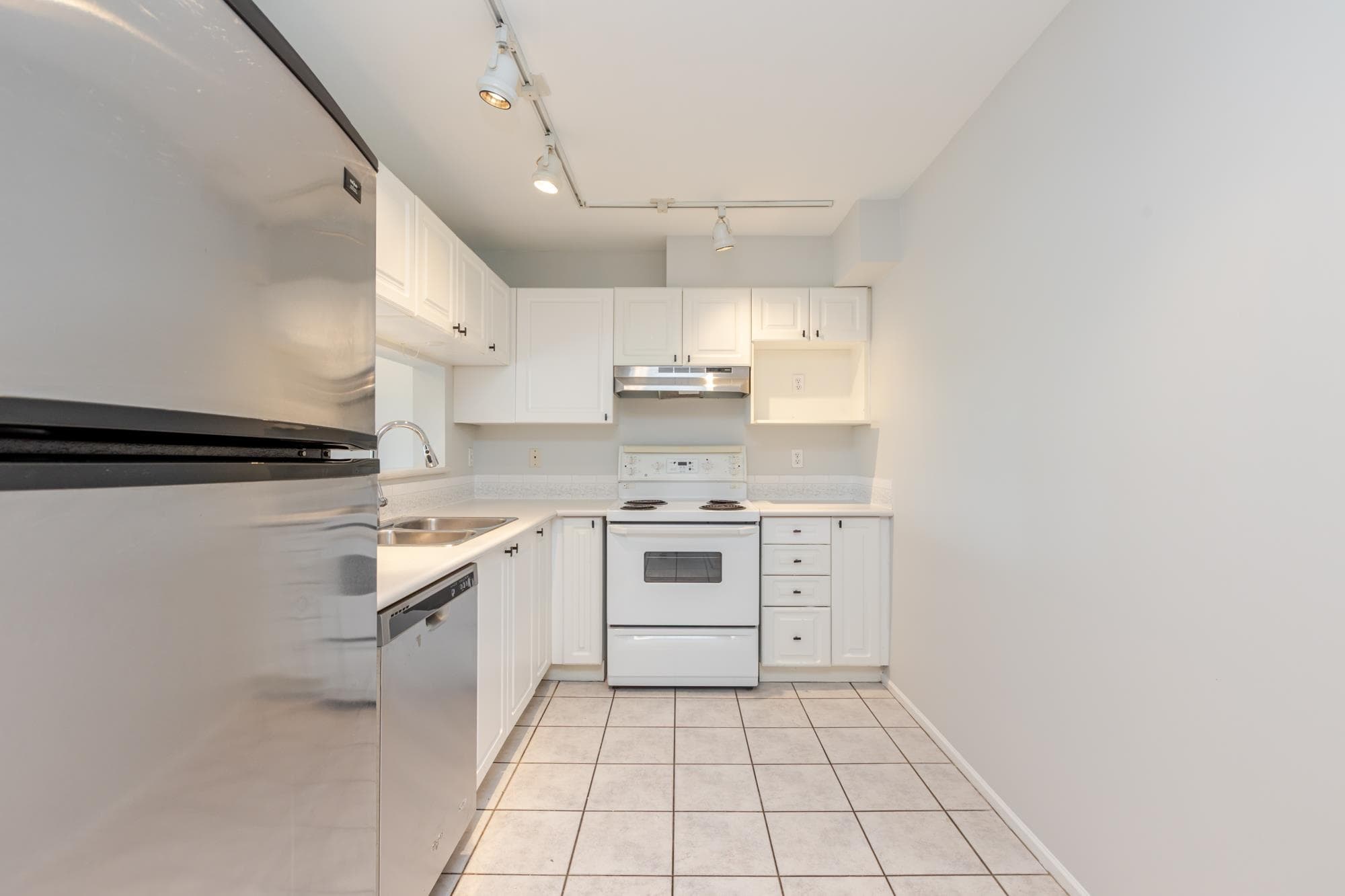 208 - 16137 83 Avenue, Surrey, V4N 0N1 — photo 4