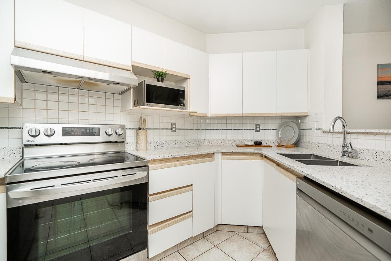 310 - 2429 Hawthorne Avenue, Port Coquitlam, V3C 6E9 — photo 3