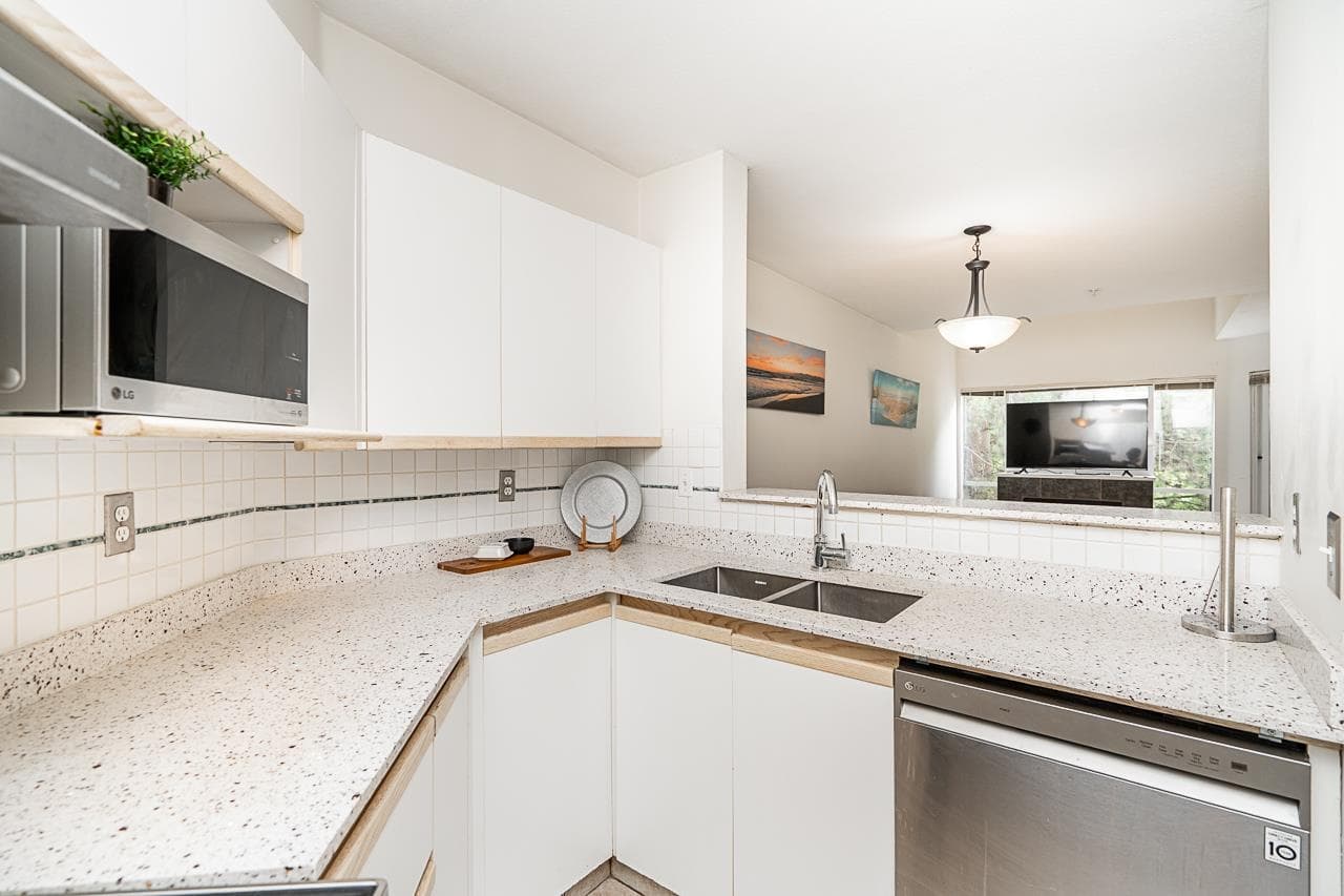 310 - 2429 Hawthorne Avenue, Port Coquitlam, V3C 6E9 — photo 4