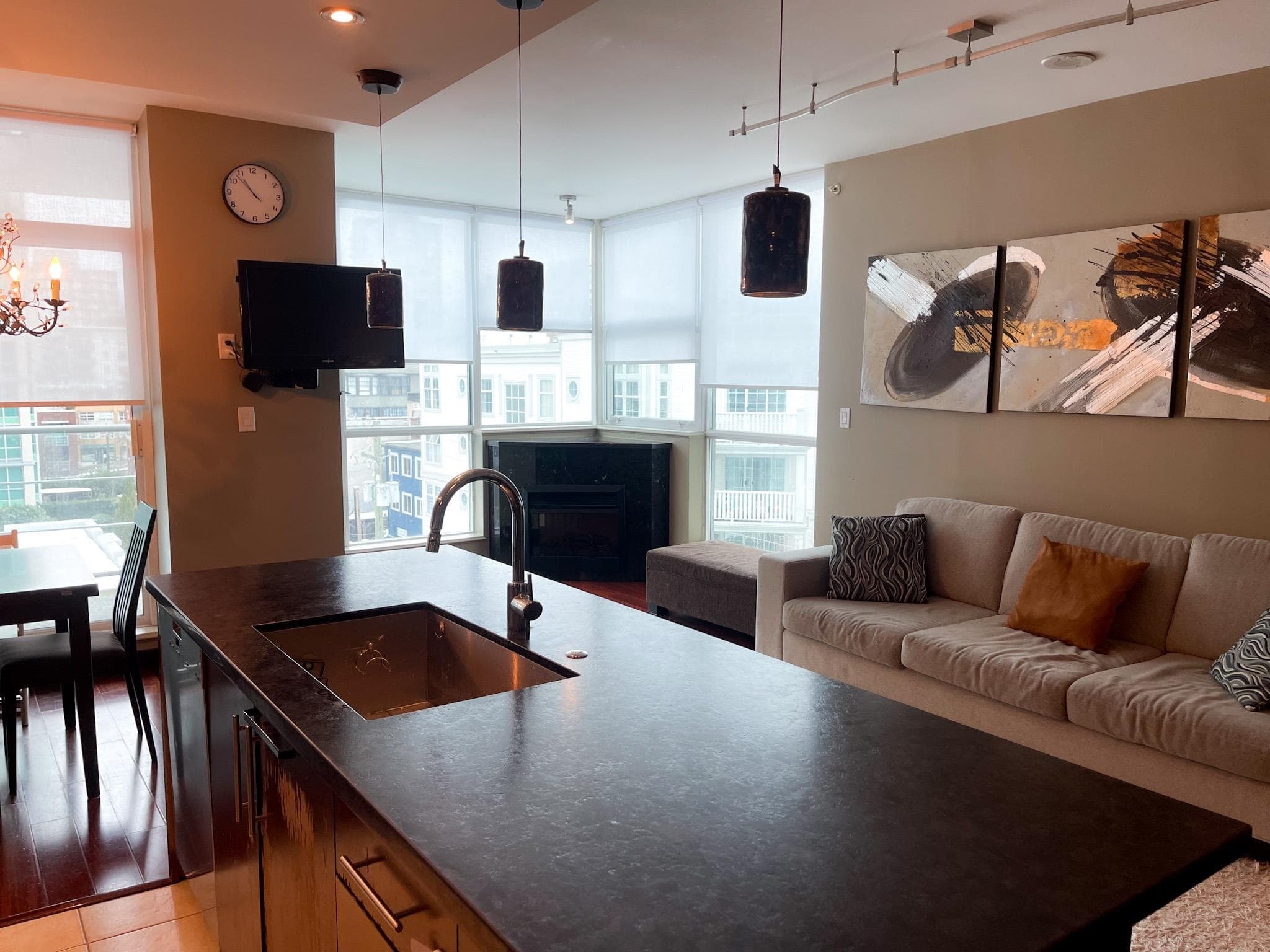 702 - 168 E Esplanade, North Vancouver, V7L 4X8 — photo 3