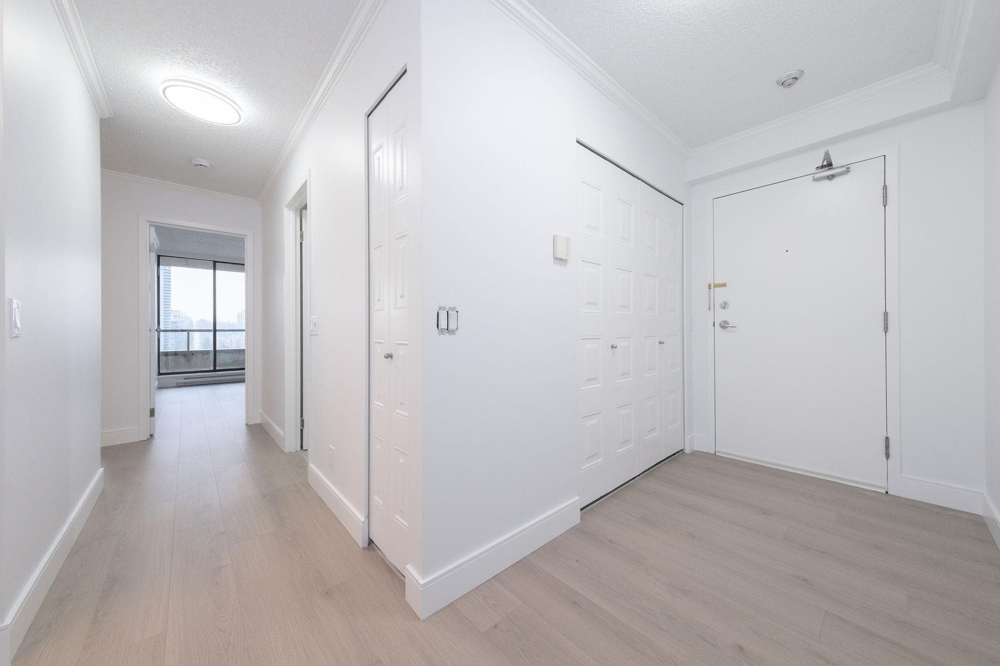 2401 - 3970 Carrigan Court, Burnaby, V3N 4S5 — photo 3