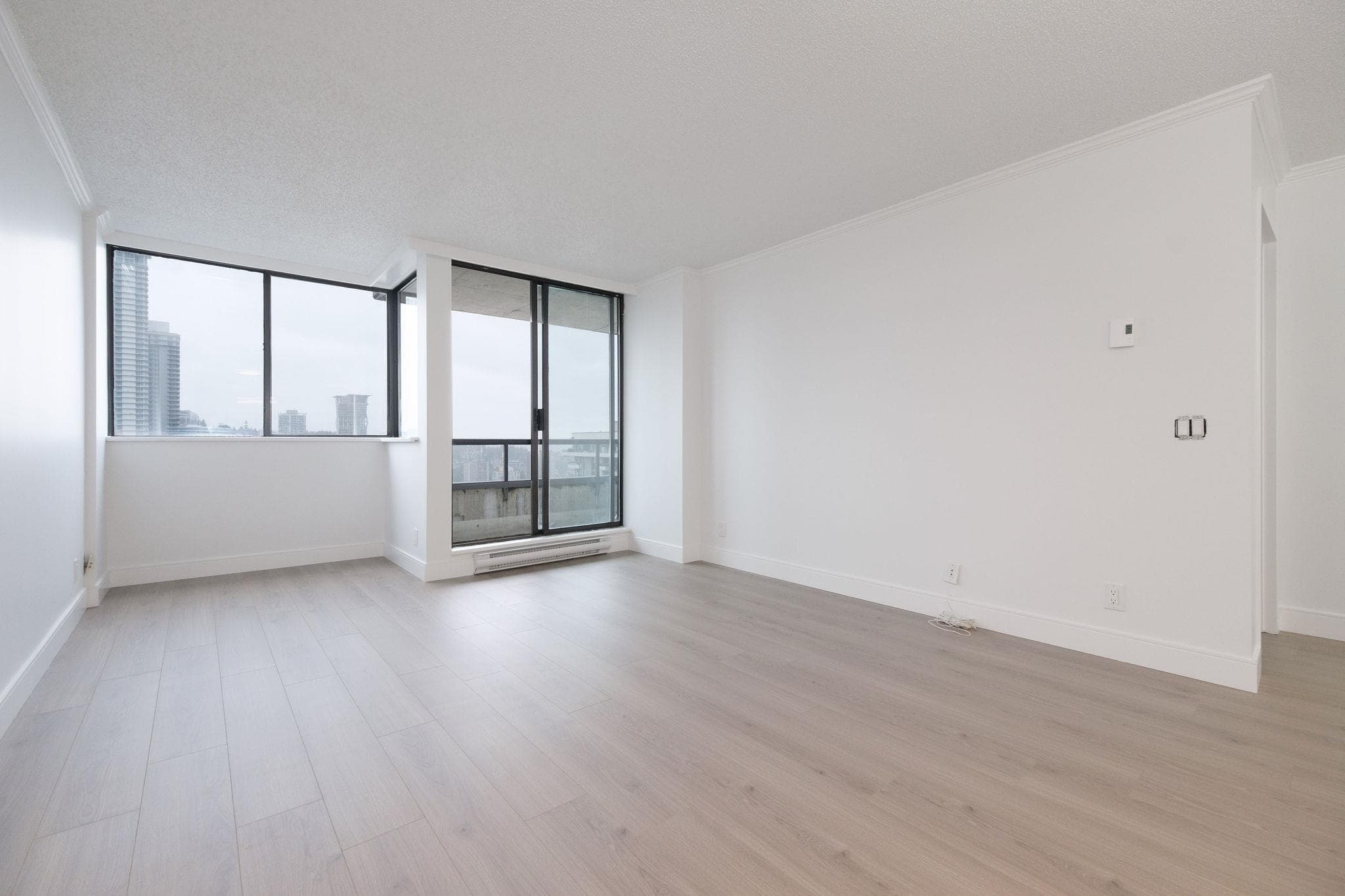 2401 - 3970 Carrigan Court, Burnaby, V3N 4S5 — photo 5