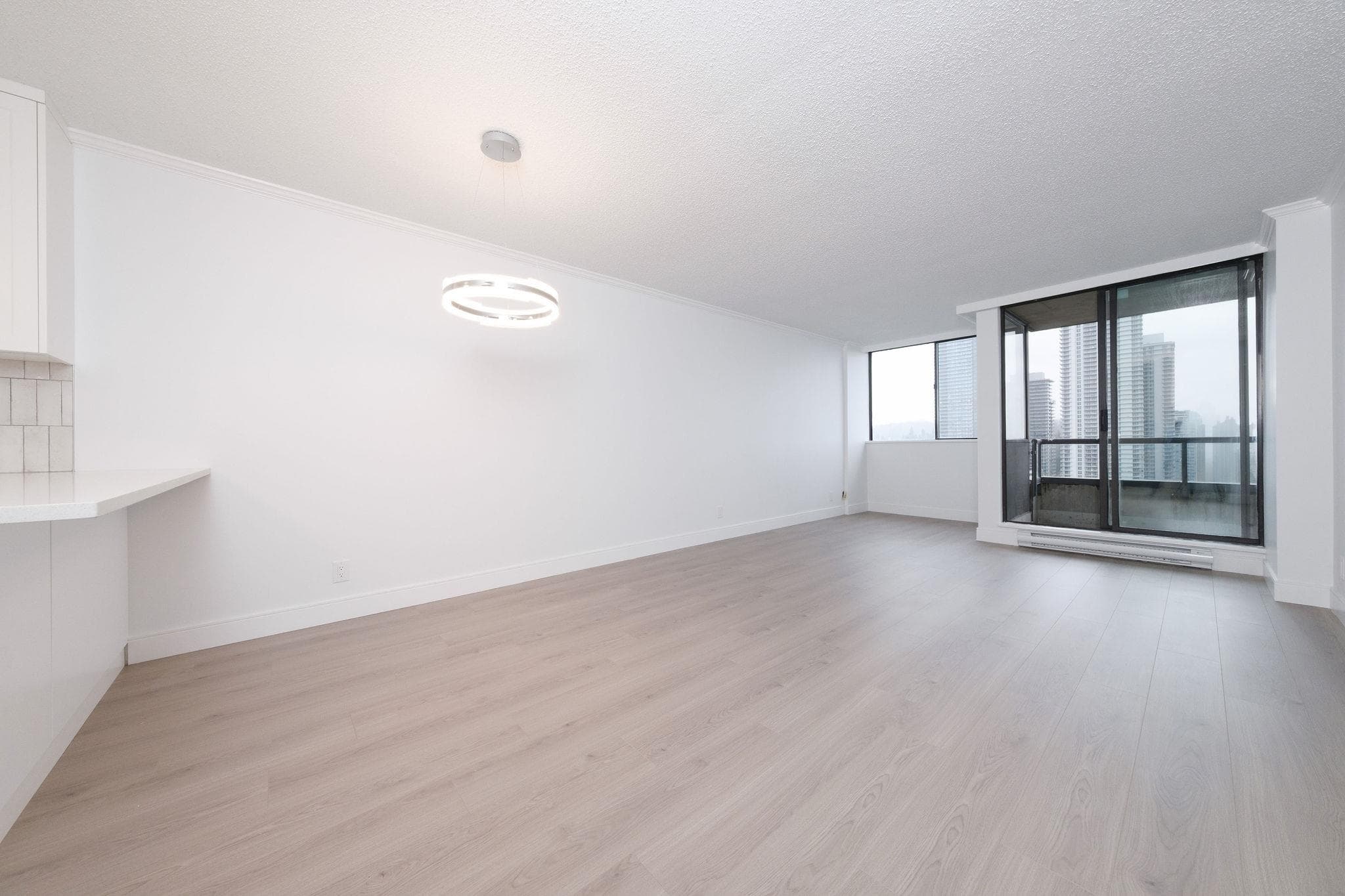 2401 - 3970 Carrigan Court, Burnaby, V3N 4S5 — photo 4