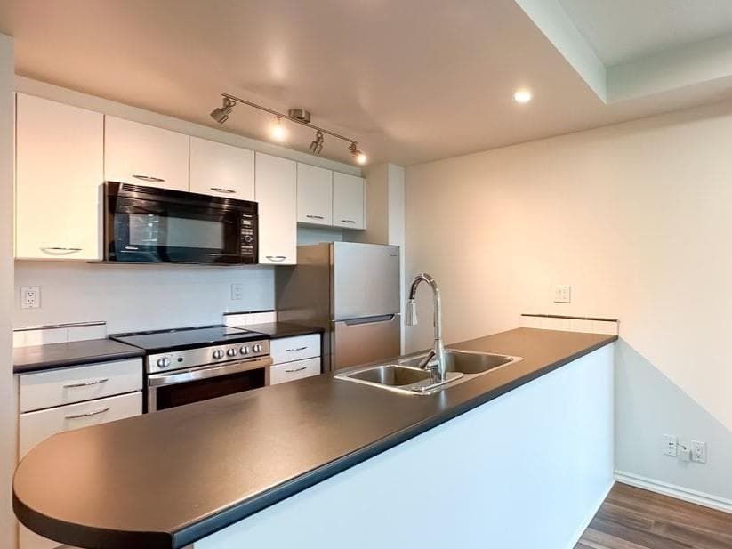 303 - 1331 W Georgia Street, Vancouver, V6E 4P1 — photo 3