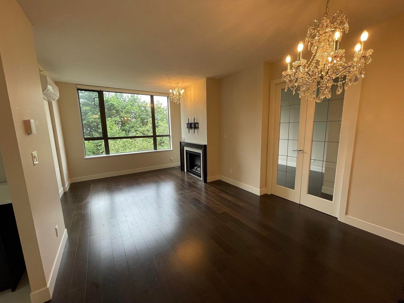 502 - 9300 University Crescent, Burnaby, V5A 4X9 — photo 2