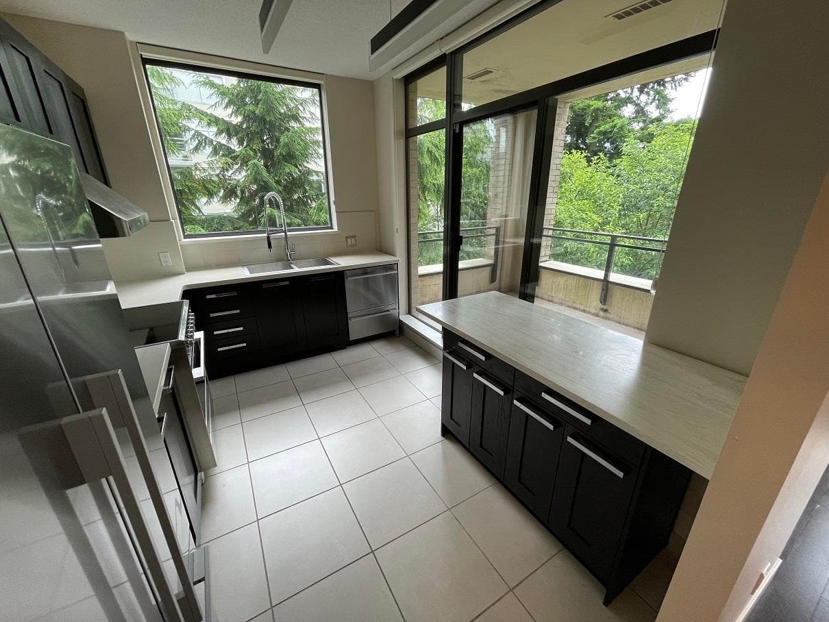 502 - 9300 University Crescent, Burnaby, V5A 4X9 — photo 5