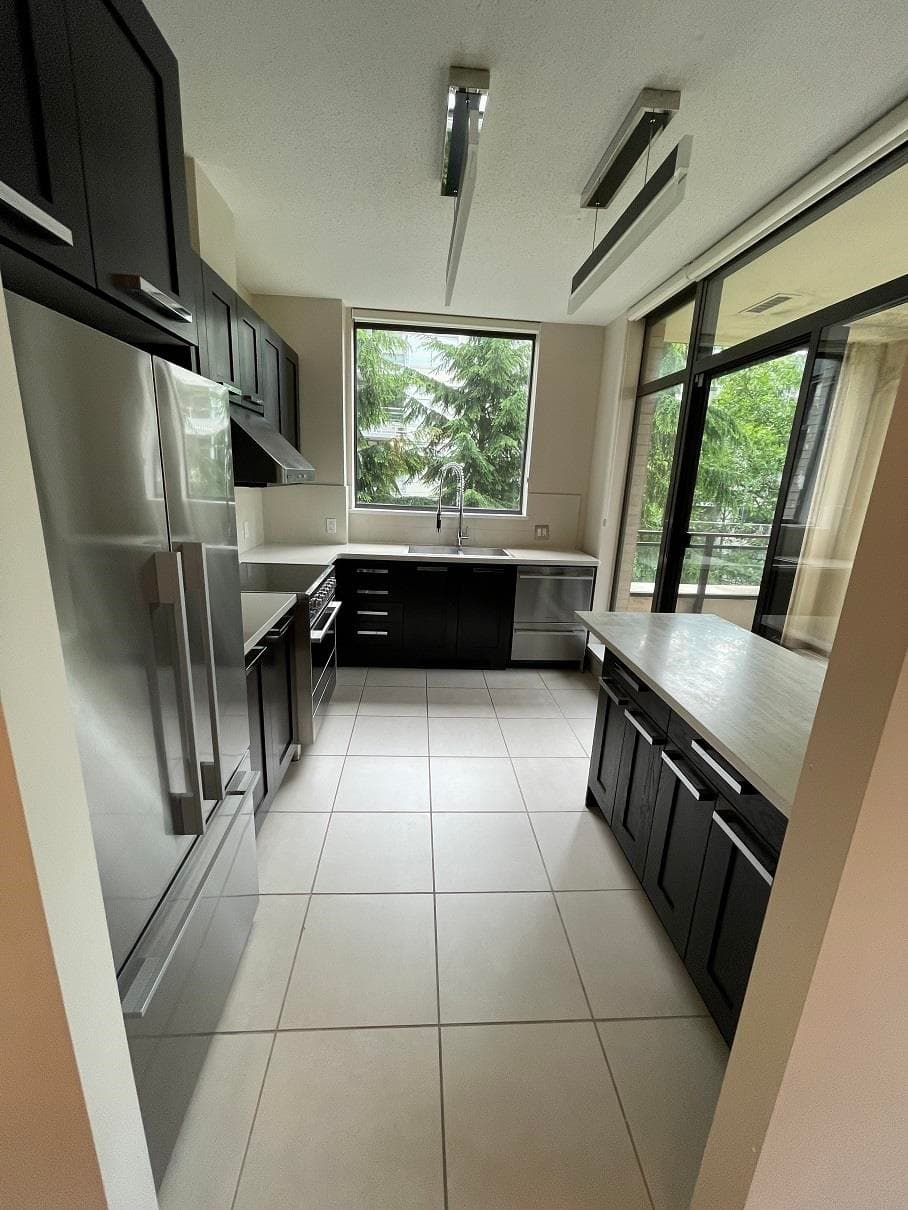 502 - 9300 University Crescent, Burnaby, V5A 4X9 — photo 4