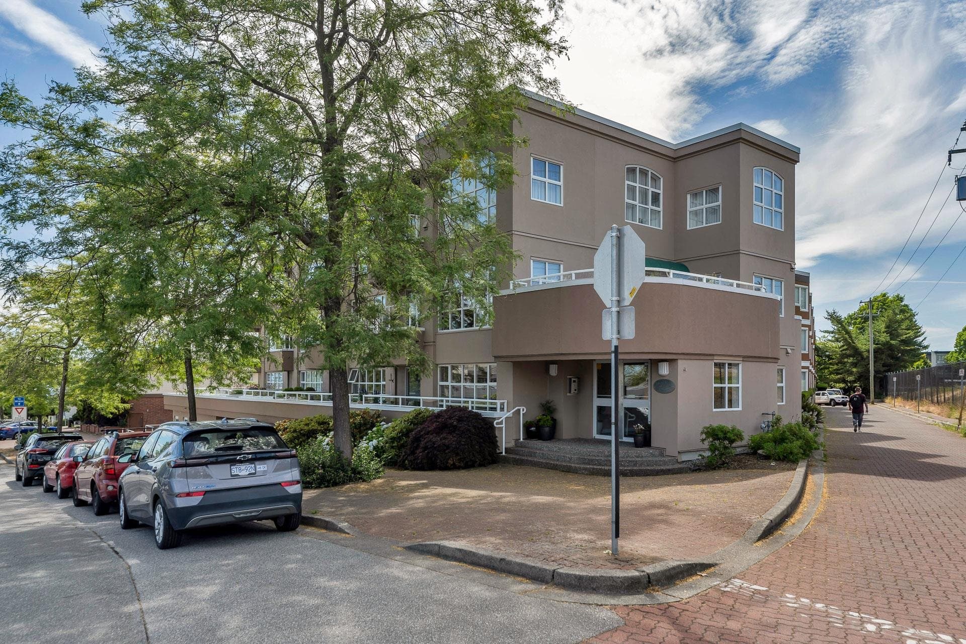 202 - 15284 Buena Vista Avenue, White Rock