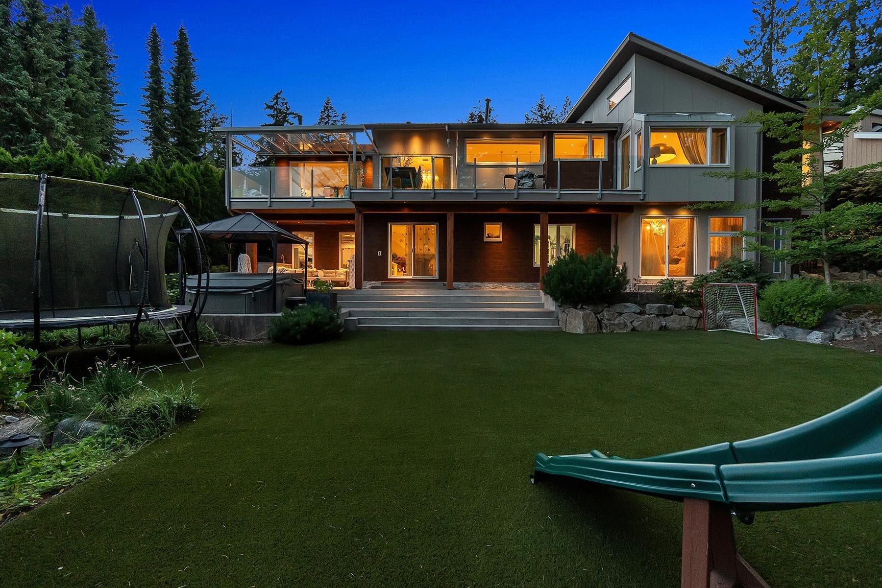 3706 Southridge Place, West Vancouver
