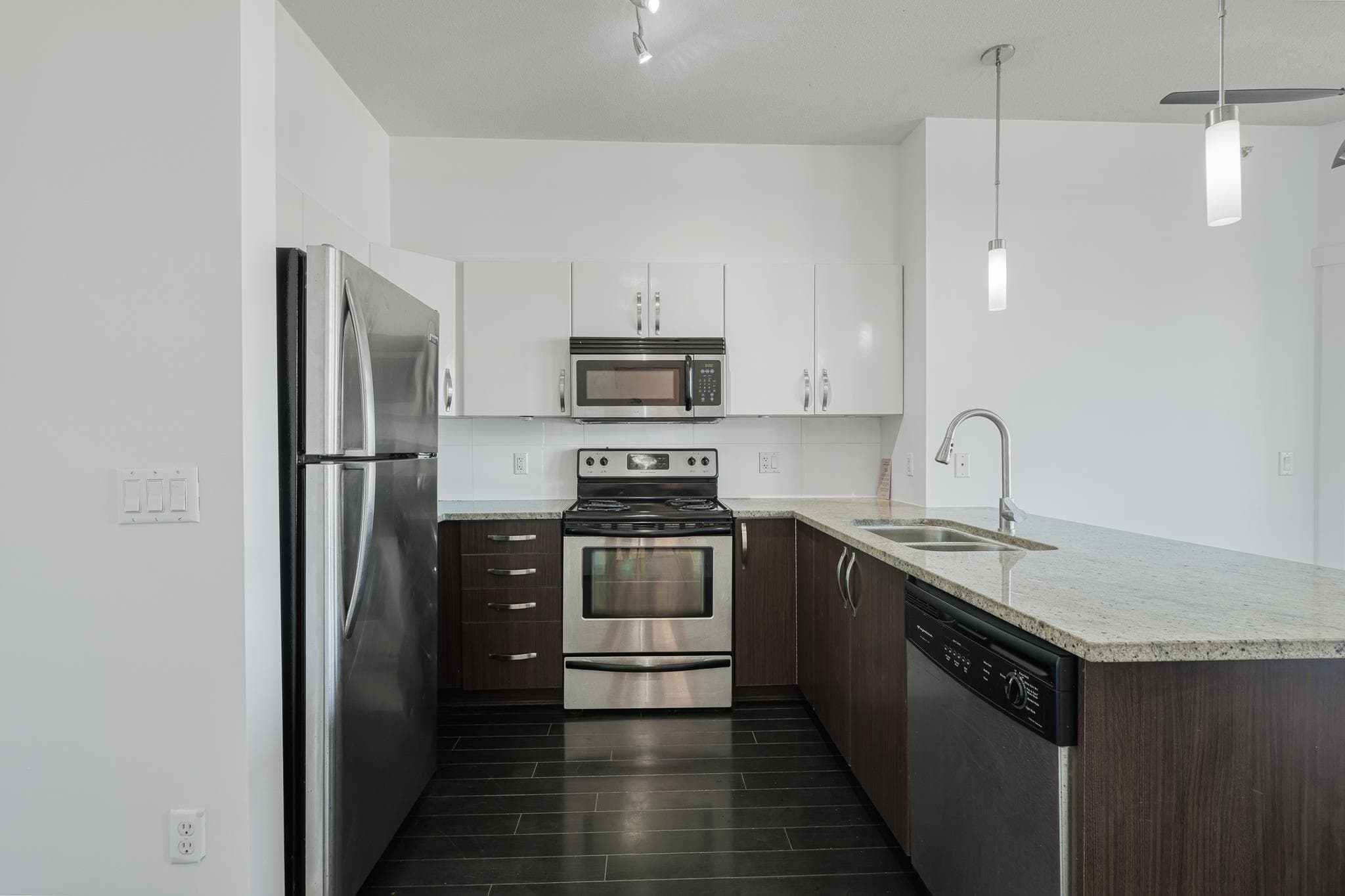 316 - 13555 Gateway Drive, Surrey, V3T 0B5 — photo 5