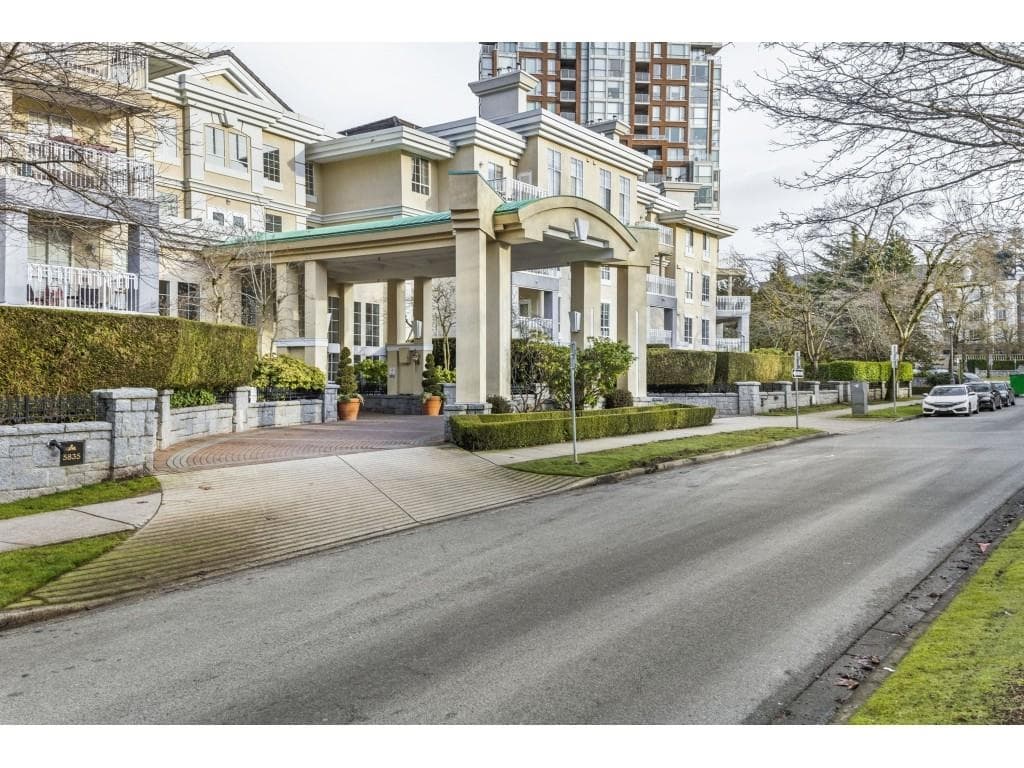 427 - 5835 Hampton Place, Vancouver, V6T 2G2 — photo 3