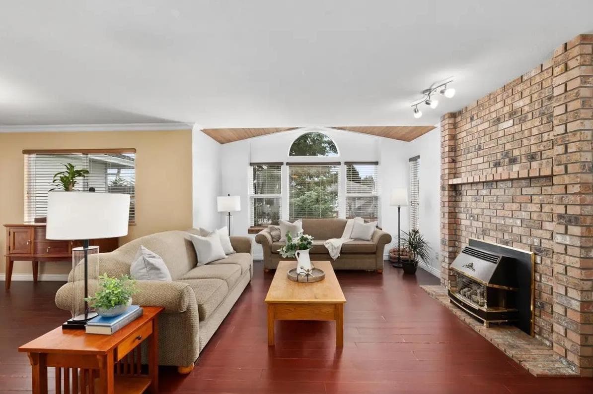 19093 Sundale Court, Surrey, V3S 7M6 — photo 2