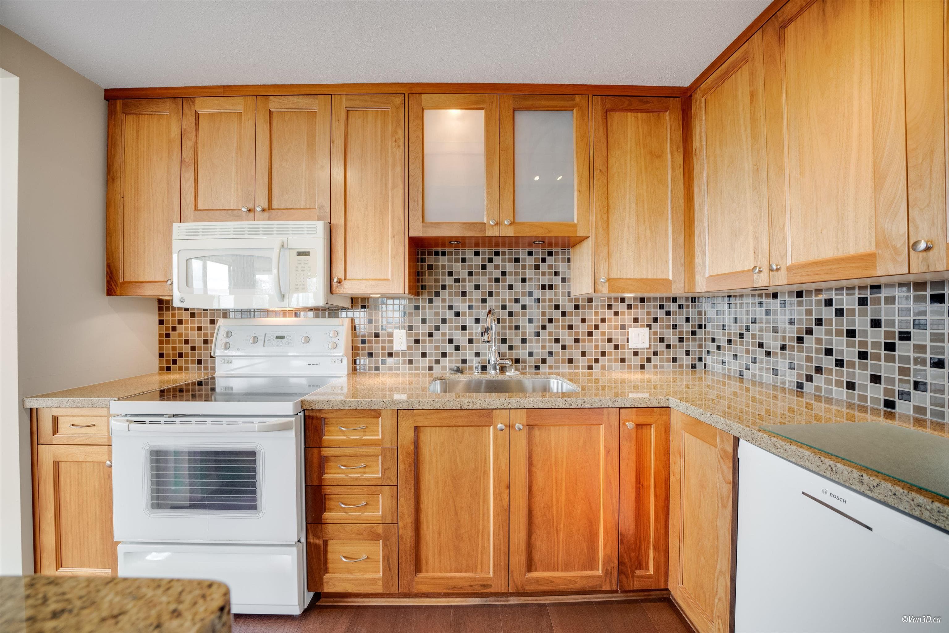 2306 - 6540 Burlington Avenue, Burnaby, V5H 3M7 — photo 2