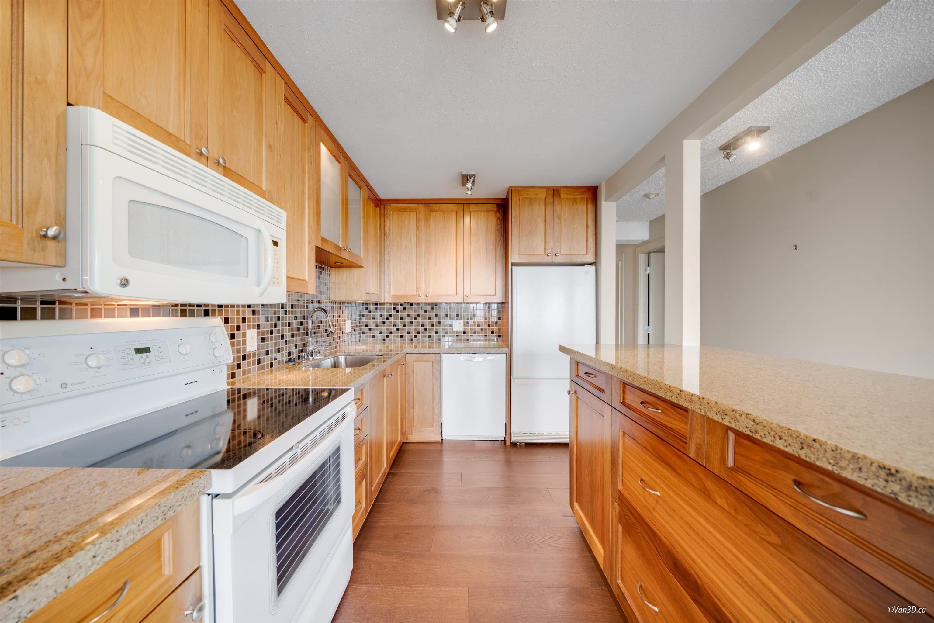 2306 - 6540 Burlington Avenue, Burnaby, V5H 3M7 — photo 5